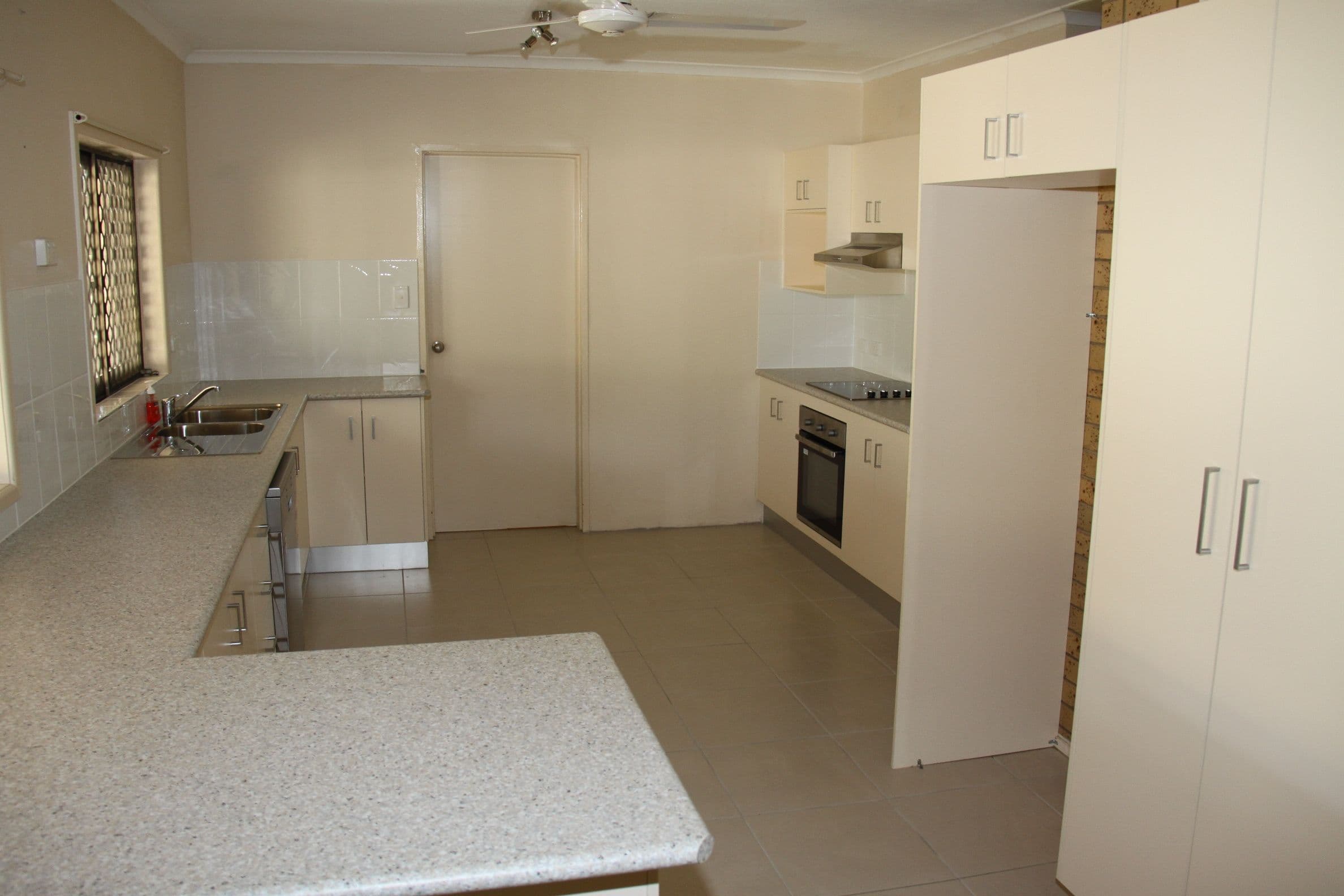 1 Swains Court, Boyne Island QLD 4680, Boyne Island - Thumbnail 2