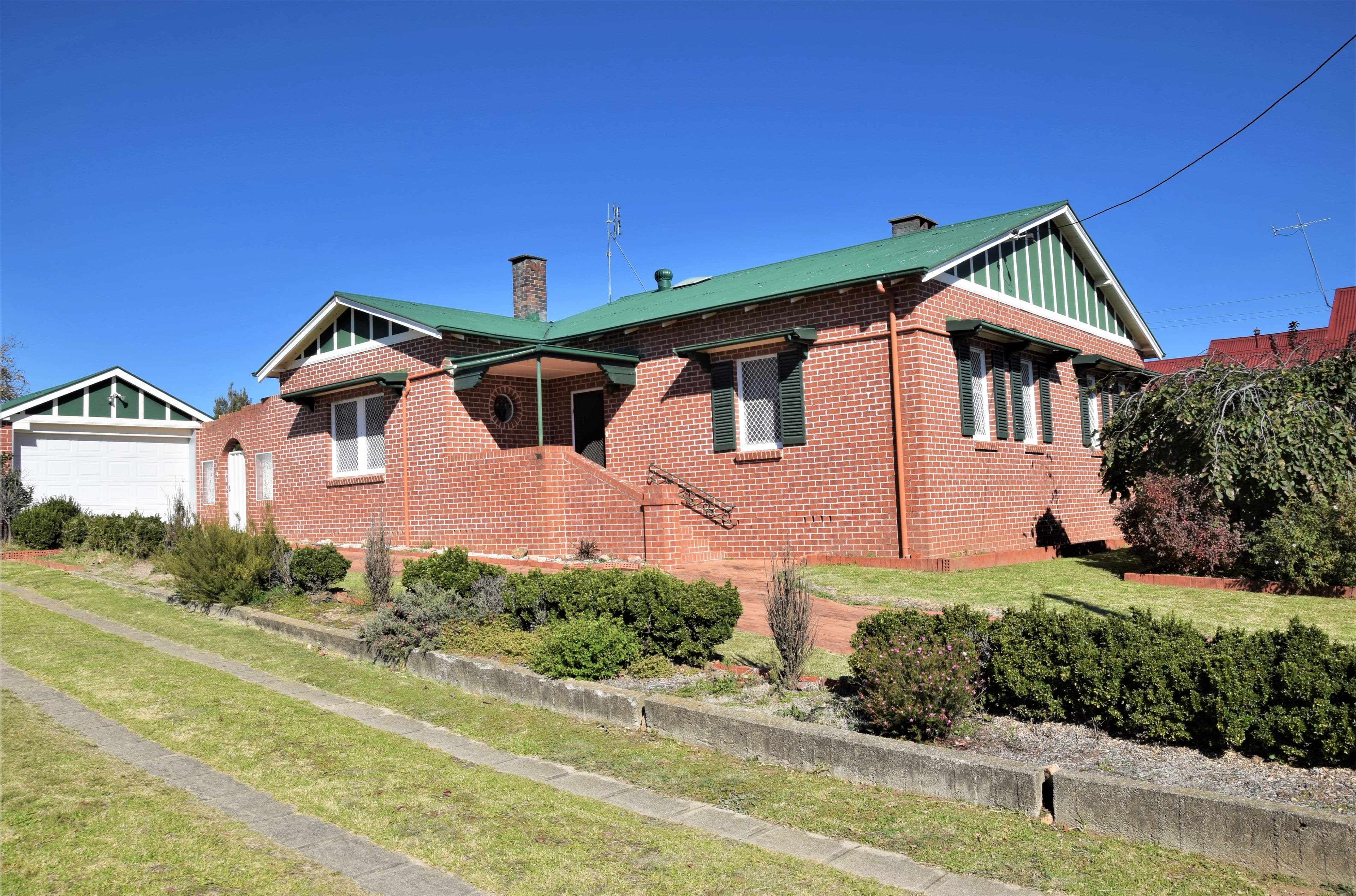 359 Rouse Street, Tenterfield NSW 2372, Tenterfield - Image 1