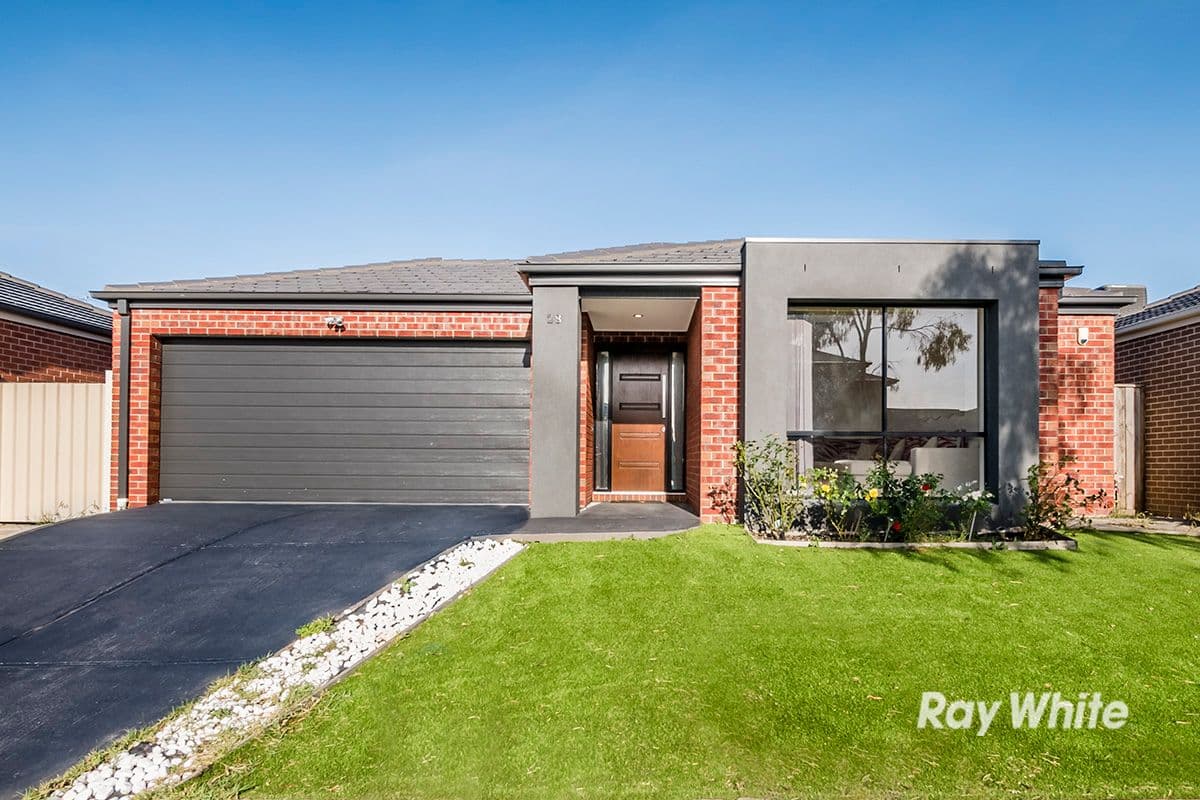 28 Stanford Street, Cranbourne West VIC 3977, Cranbourne West - Thumbnail 2