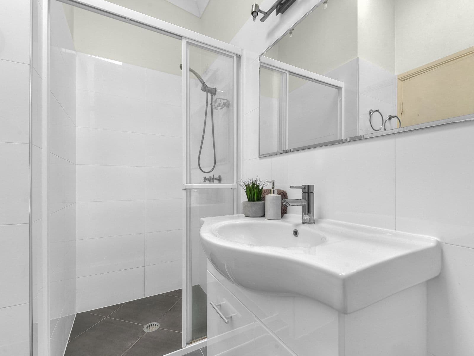 1 Christian Street, Clayfield QLD 4011, Clayfield - Thumbnail 7