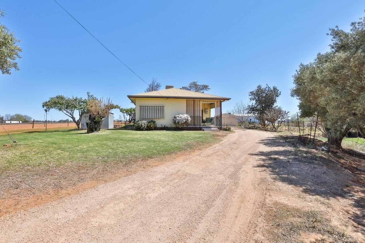 213 Nerrum Avenue, Red Cliffs VIC 3496, Red Cliffs - Thumbnail 3