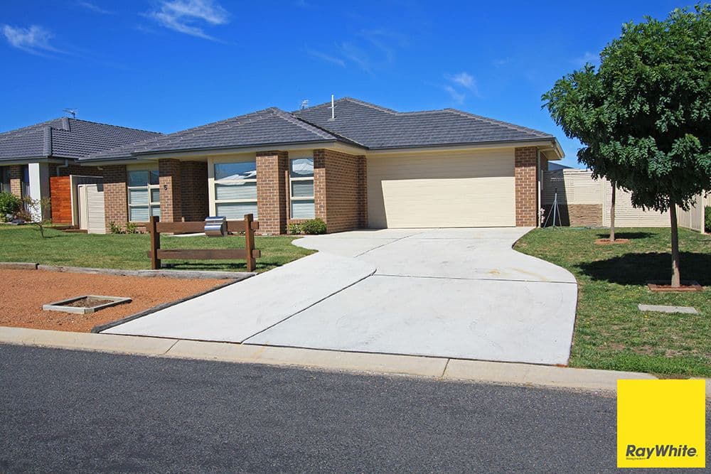5 Angus Place, Bungendore - Thumbnail 4
