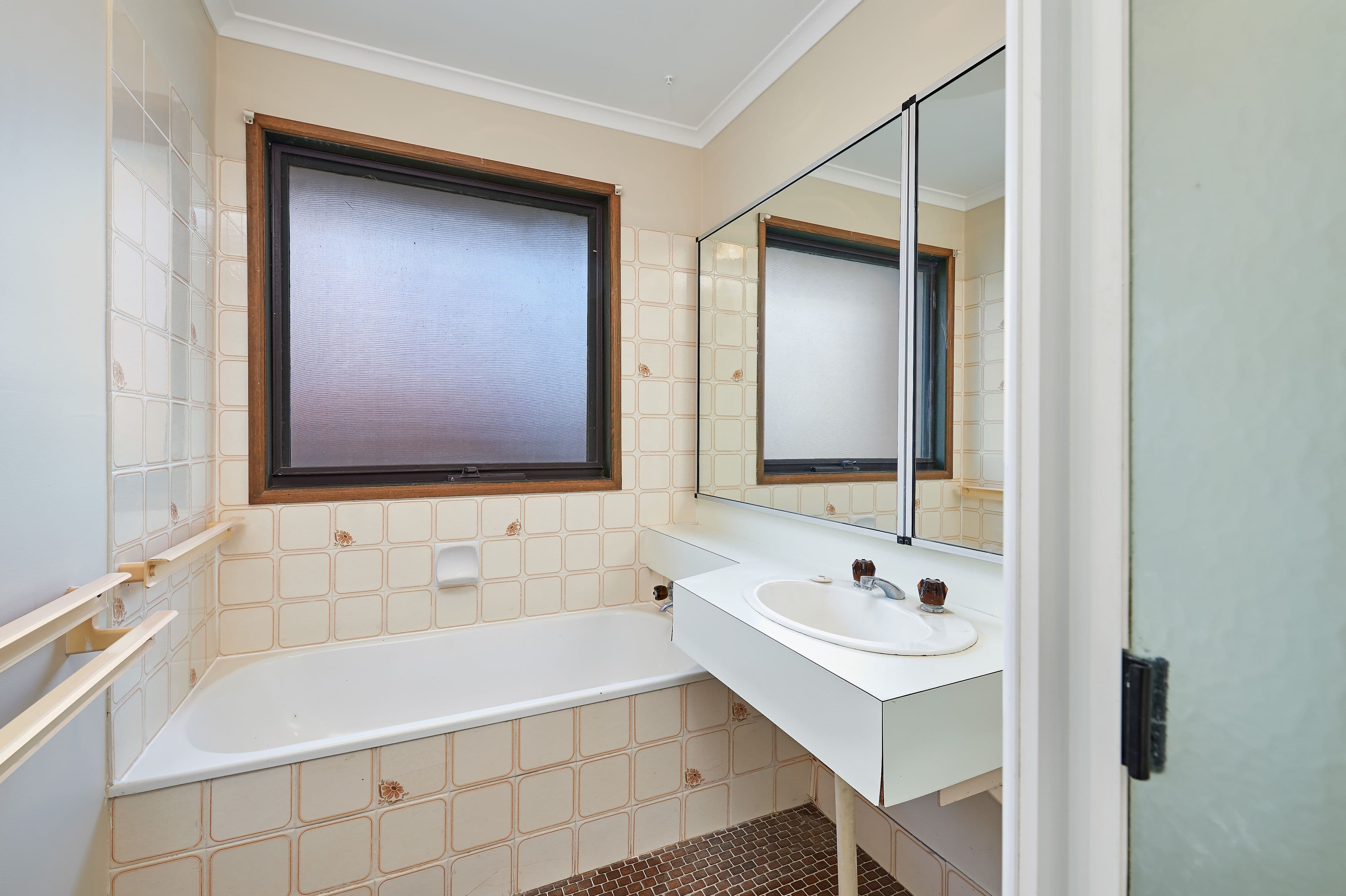 7 Goborra Street, Glenfield Park - Thumbnail 7