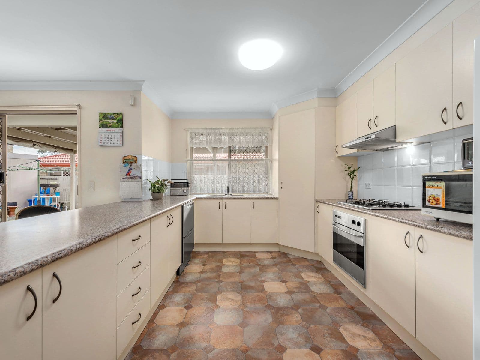 43 Oakmont Avenue, Oxley QLD 4075, Oxley - Thumbnail 2