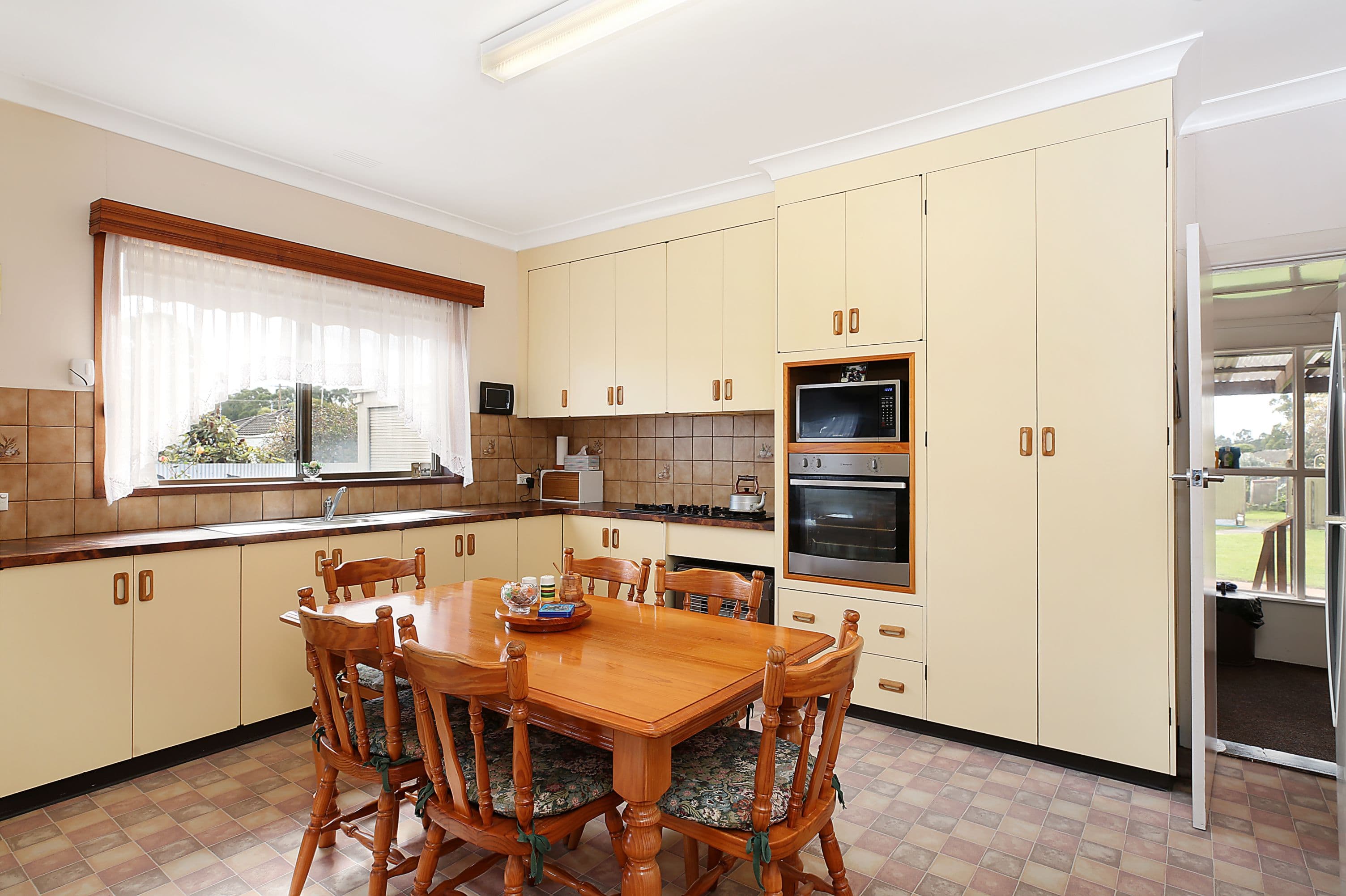 10 Stirling Street, Cobden VIC 3266, Cobden - Thumbnail 4