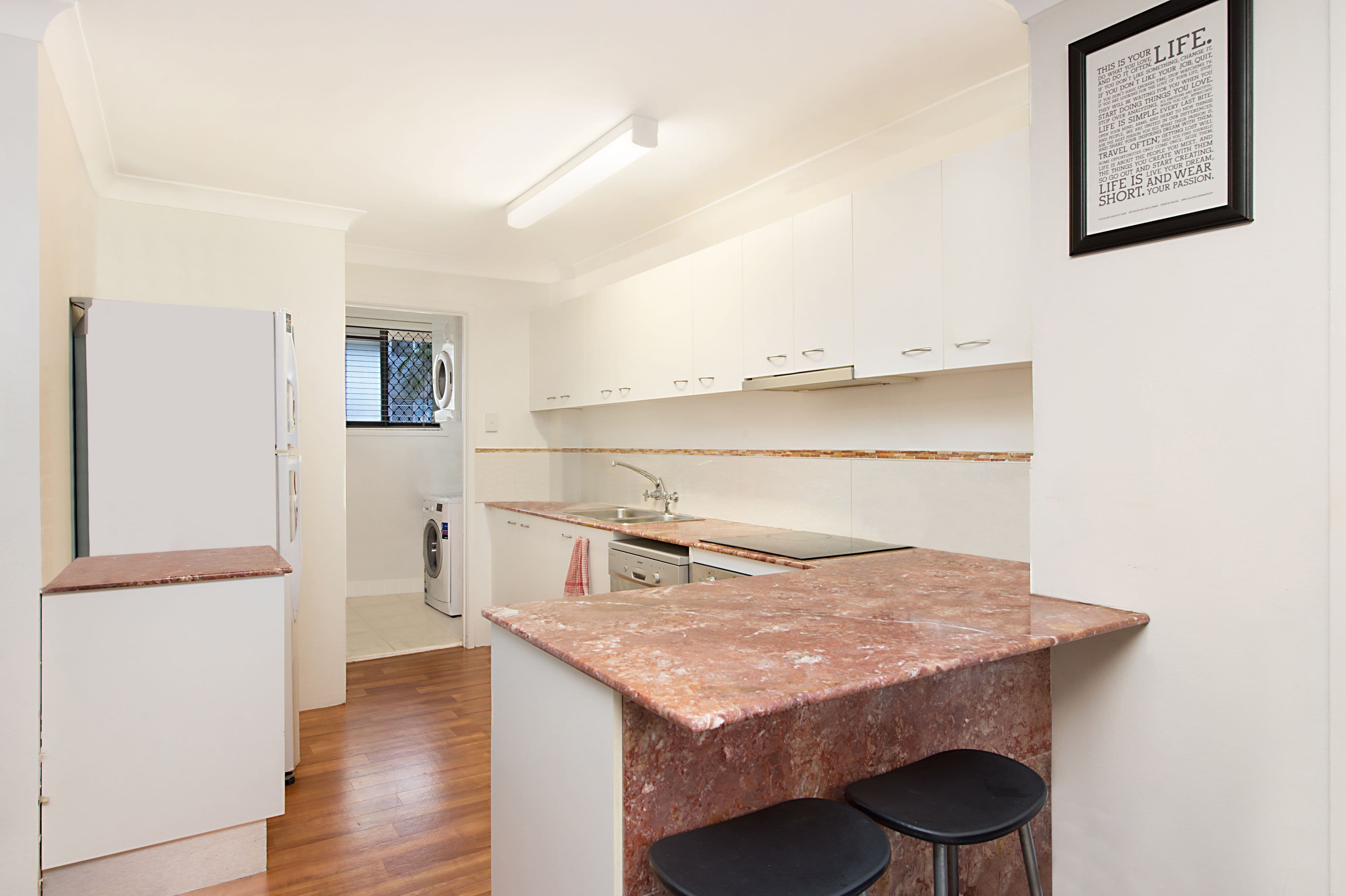 6 Rosewood Avenue, Broadbeach QLD 4218, Broadbeach - Thumbnail 2