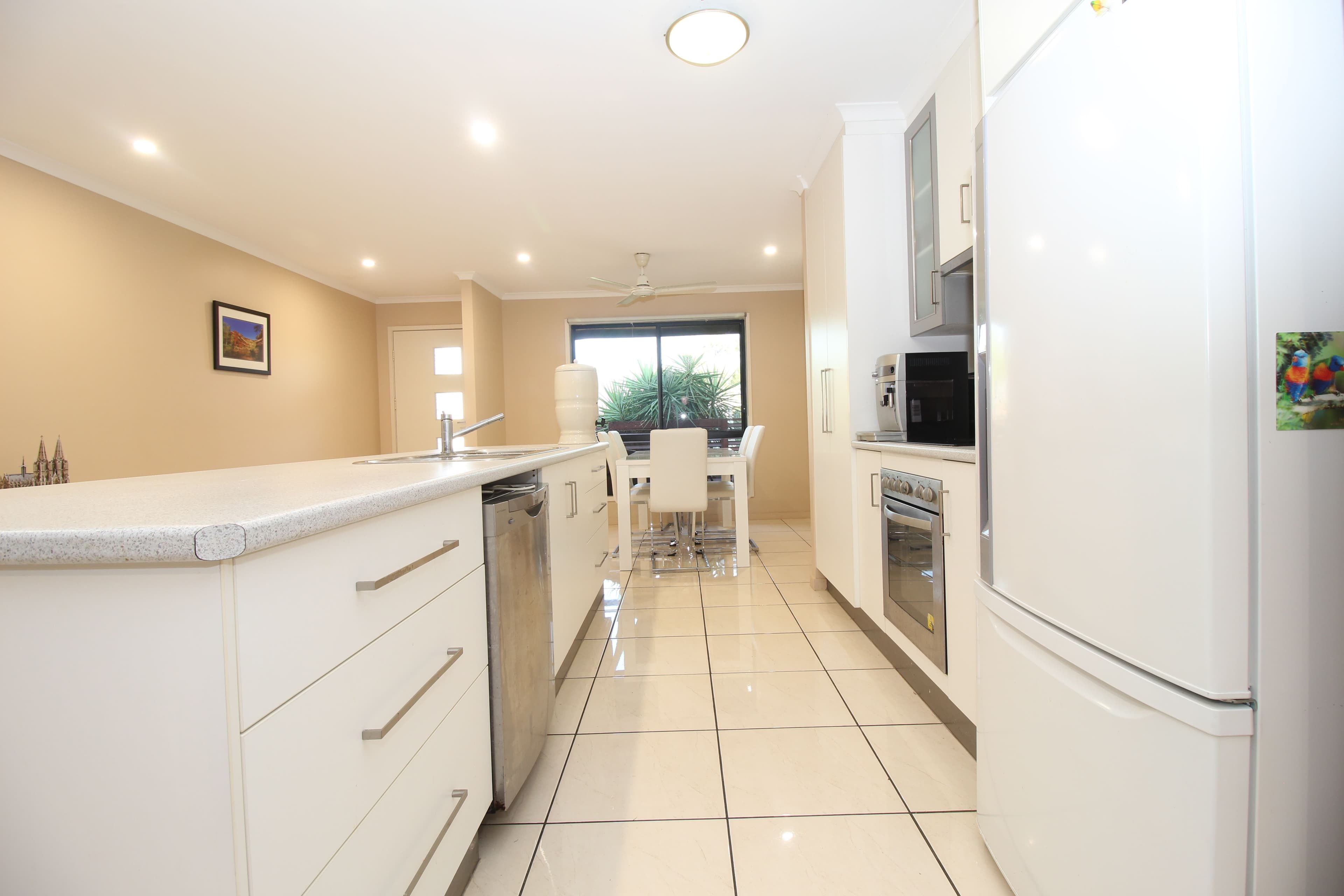 28 Saville Street, Emerald QLD 4720, Emerald - Thumbnail 5