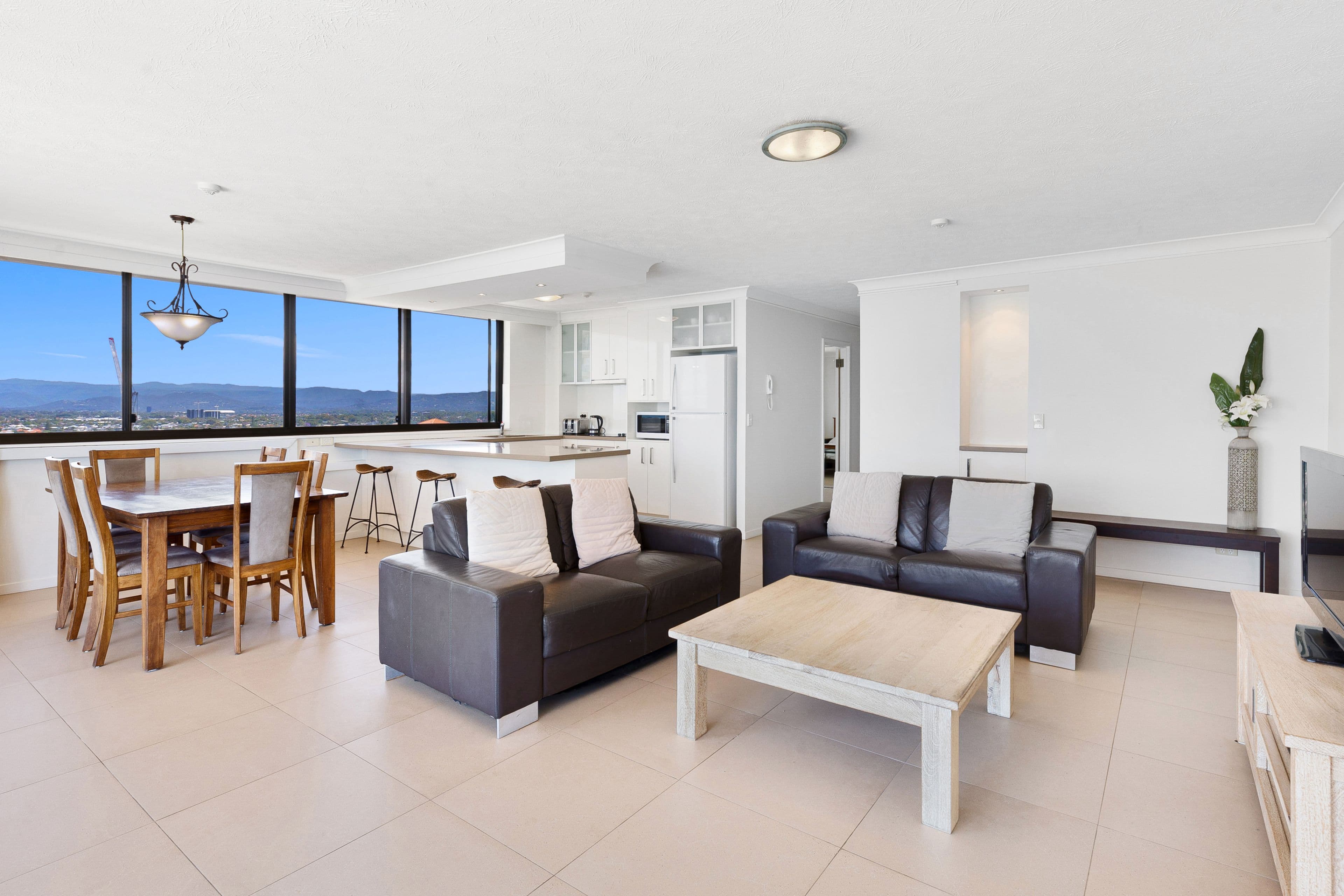 14A Breakers North 50 Old Burleigh Road, Surfers Paradise QLD 4217, Surfers Paradise - Thumbnail 5