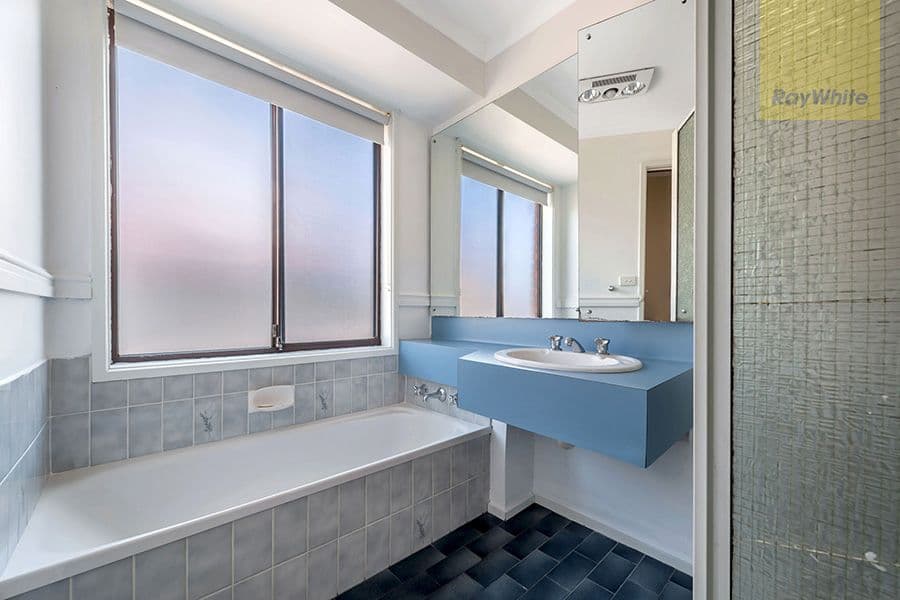 4 Balcombe Court, Craigieburn VIC 3064, Craigieburn - Thumbnail 8