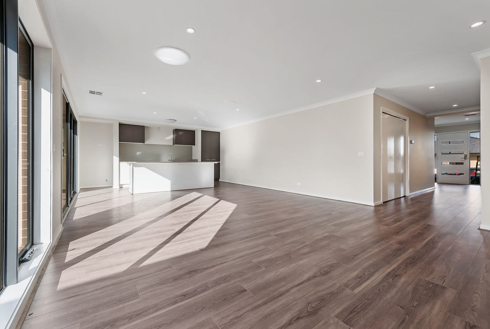 6 Delta Drive, Craigieburn VIC 3064, Craigieburn - Thumbnail 3