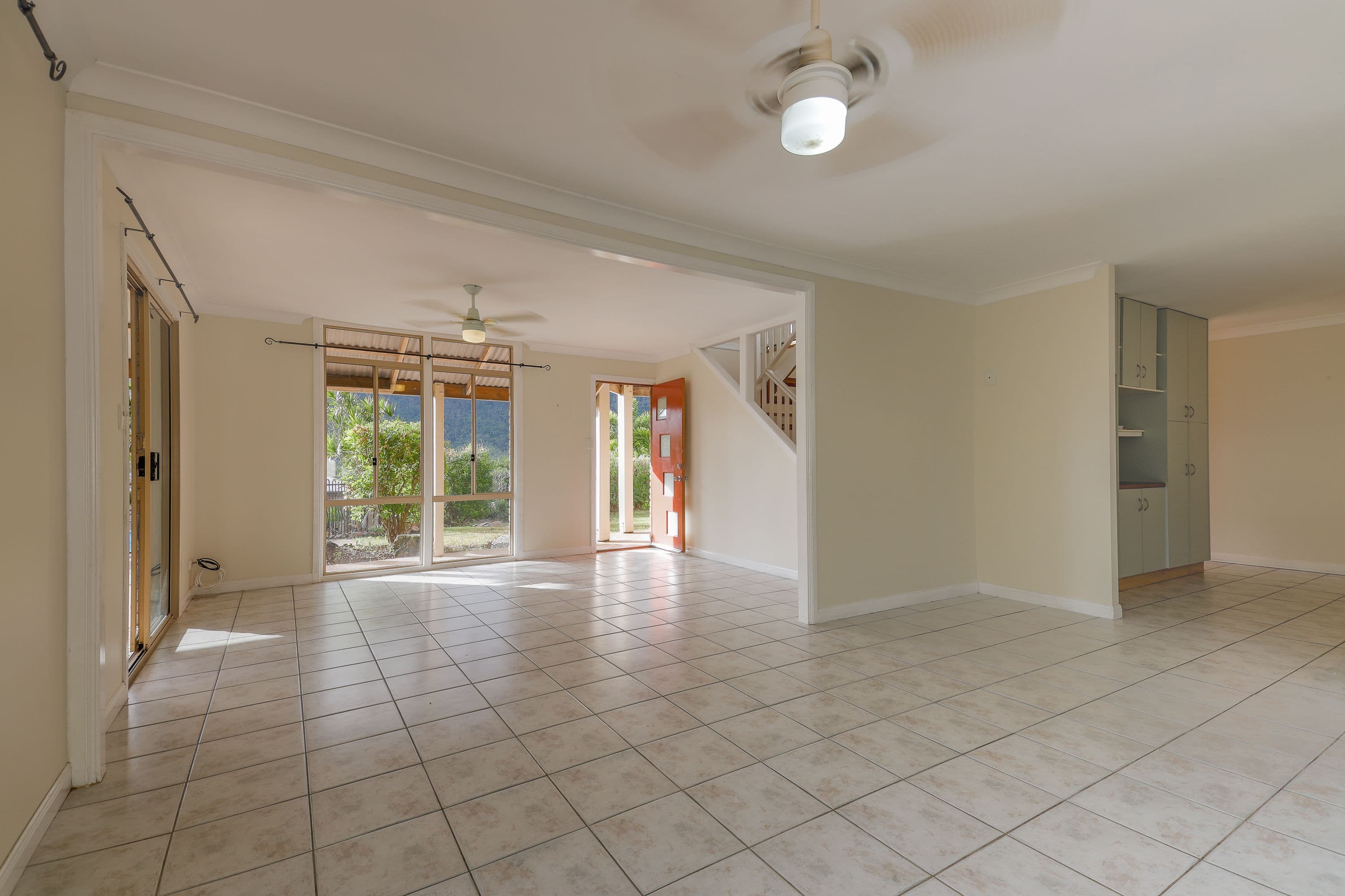 10 Daydream Court, Cannonvale QLD 4802, Cannonvale - Thumbnail 3