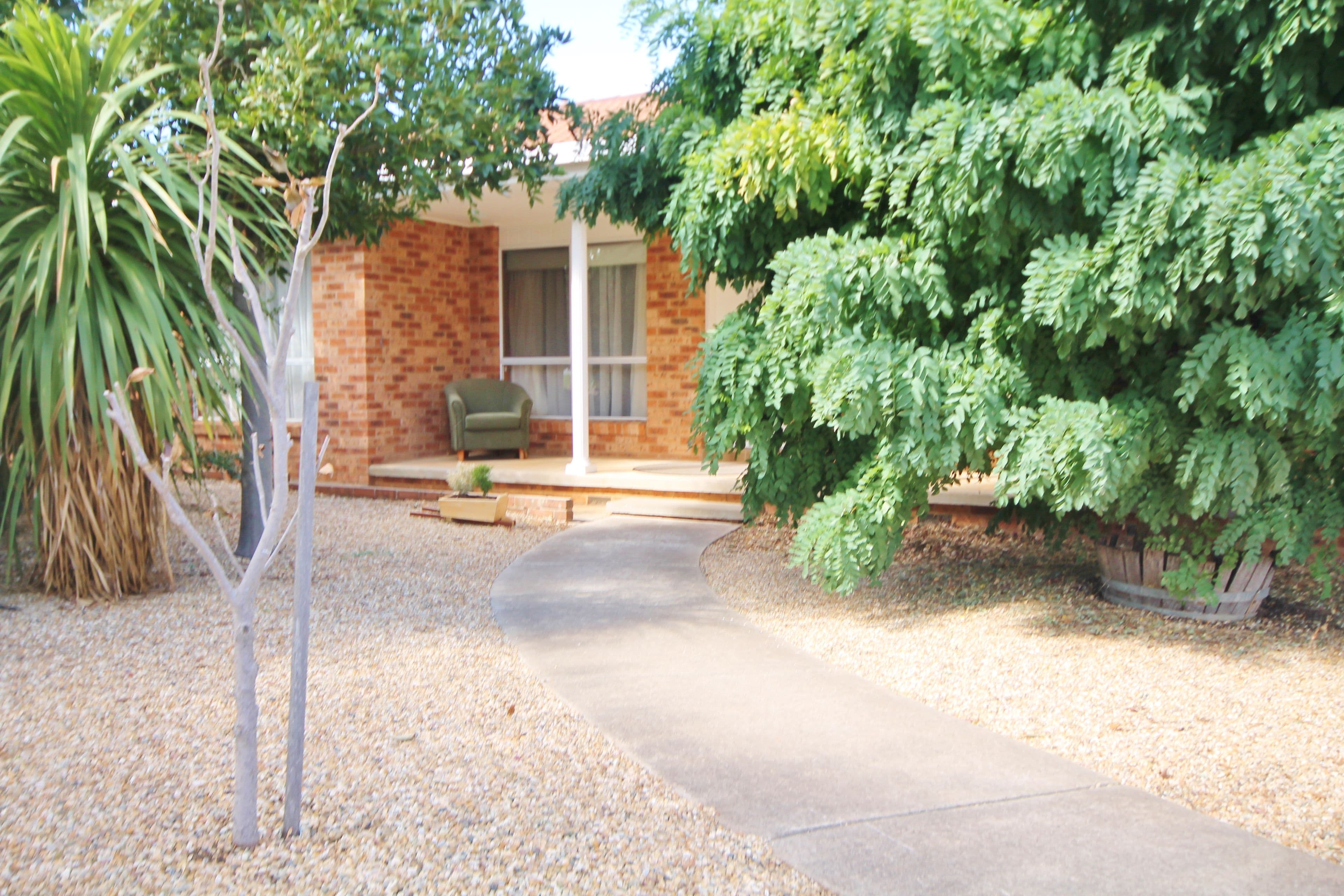 81 Fontenoy Street, Young - Thumbnail 2