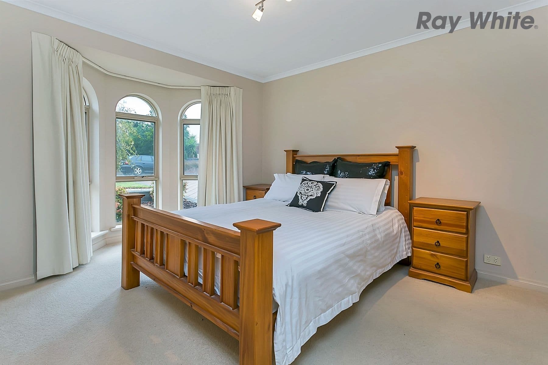 4 Erebus Glen, Hallett Cove SA 5158, Hallett Cove - Thumbnail 3