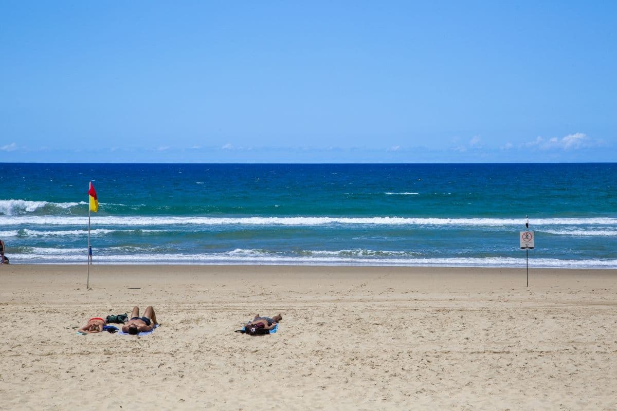 86 Dolphin Avenue, Mermaid Beach QLD 4218, Mermaid Beach - Thumbnail 3