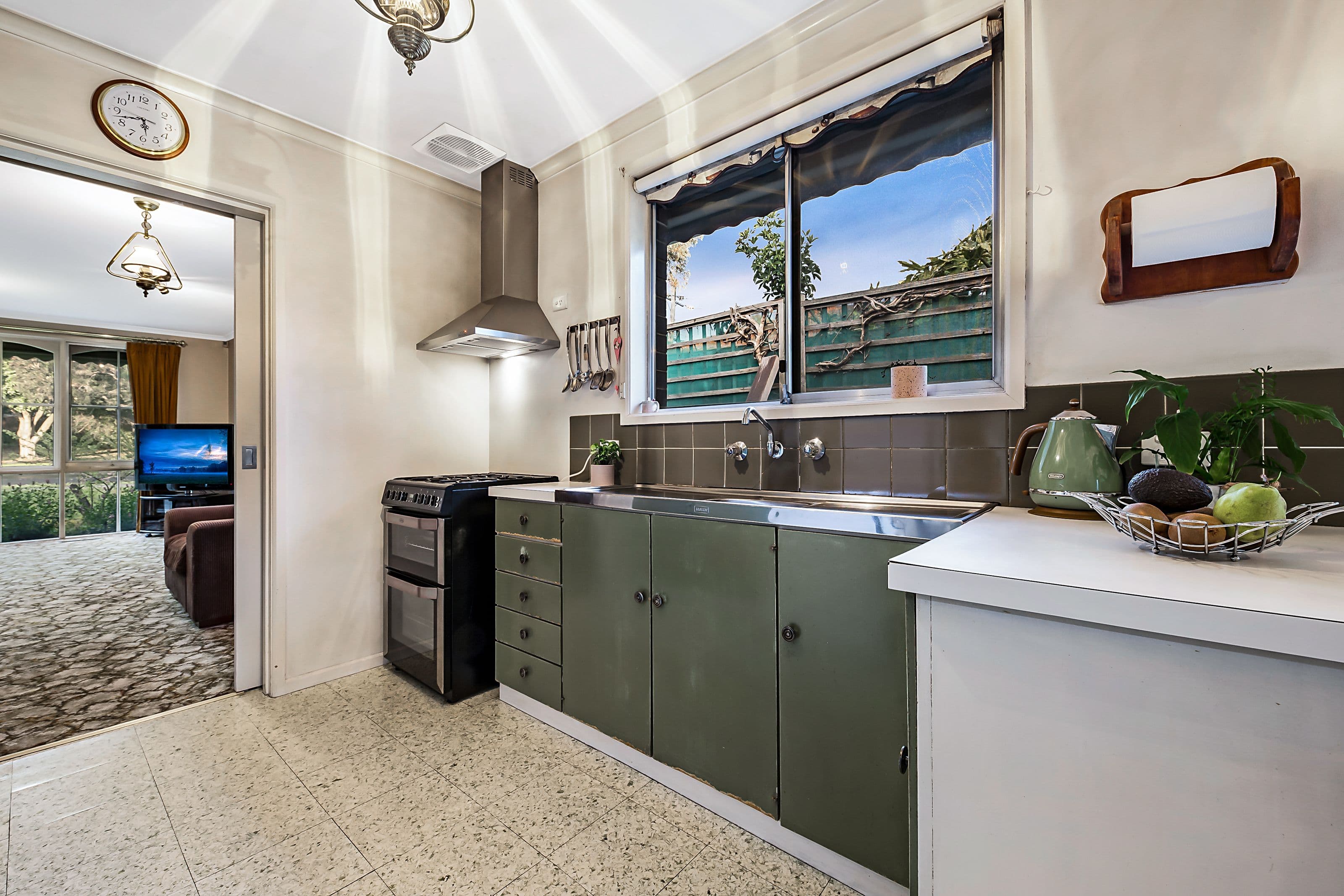 50 Tiverton Drive, Mulgrave VIC 3170, Mulgrave - Thumbnail 2