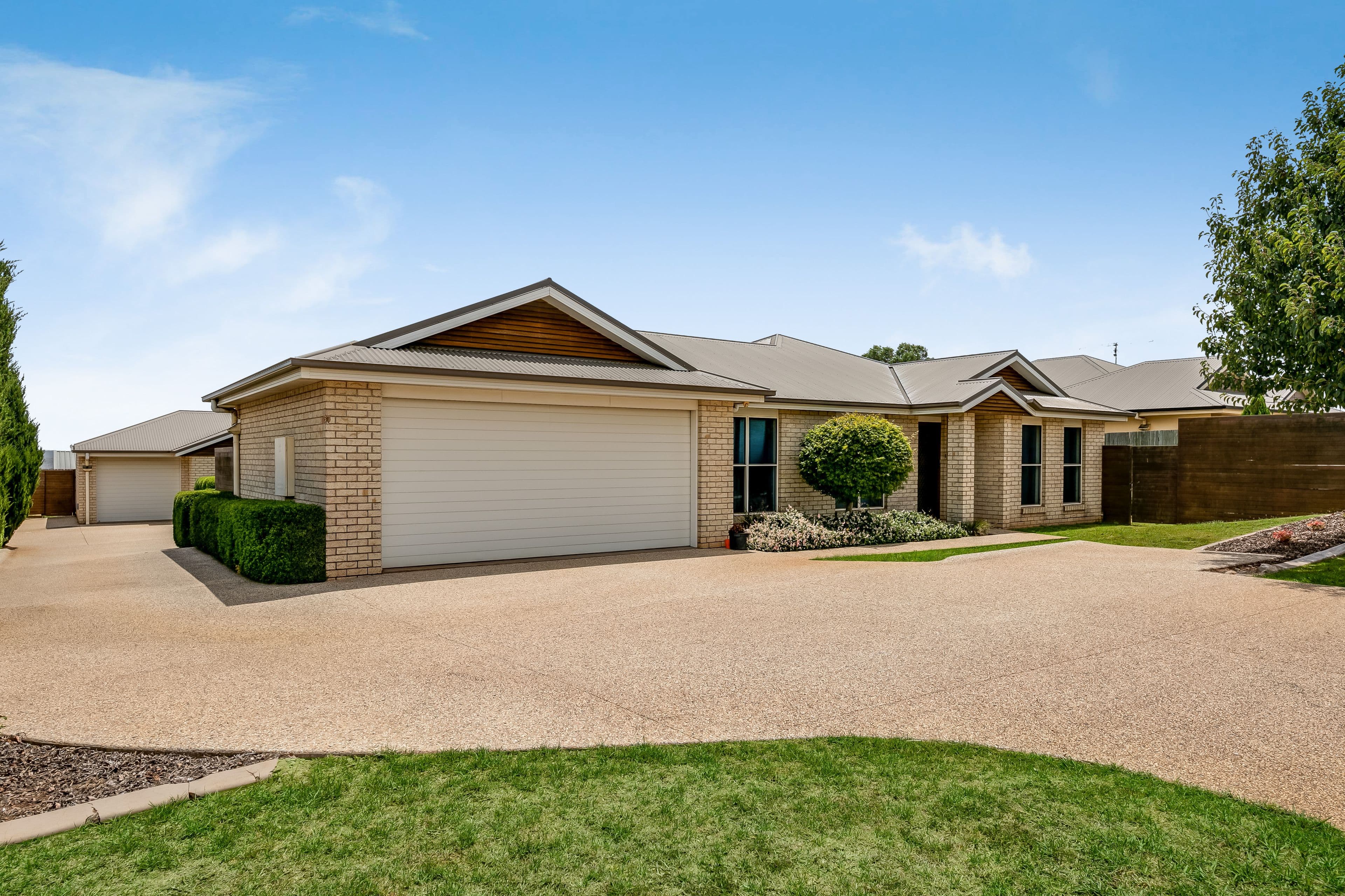 27 Highgrove Drive, Highfields QLD 4352, Highfields - Image 1