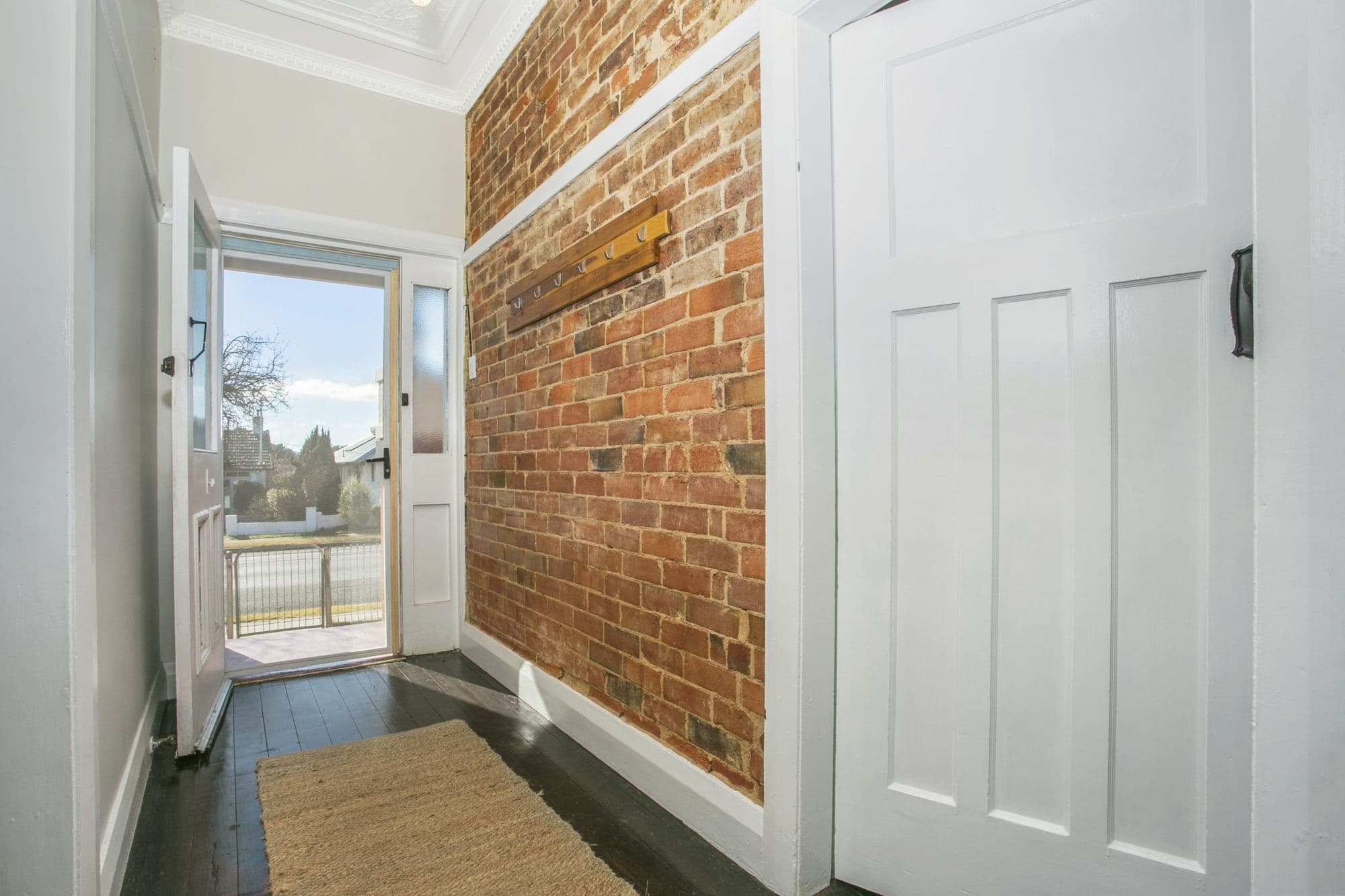 86 Kinghorne Street, Goulburn - Thumbnail 2