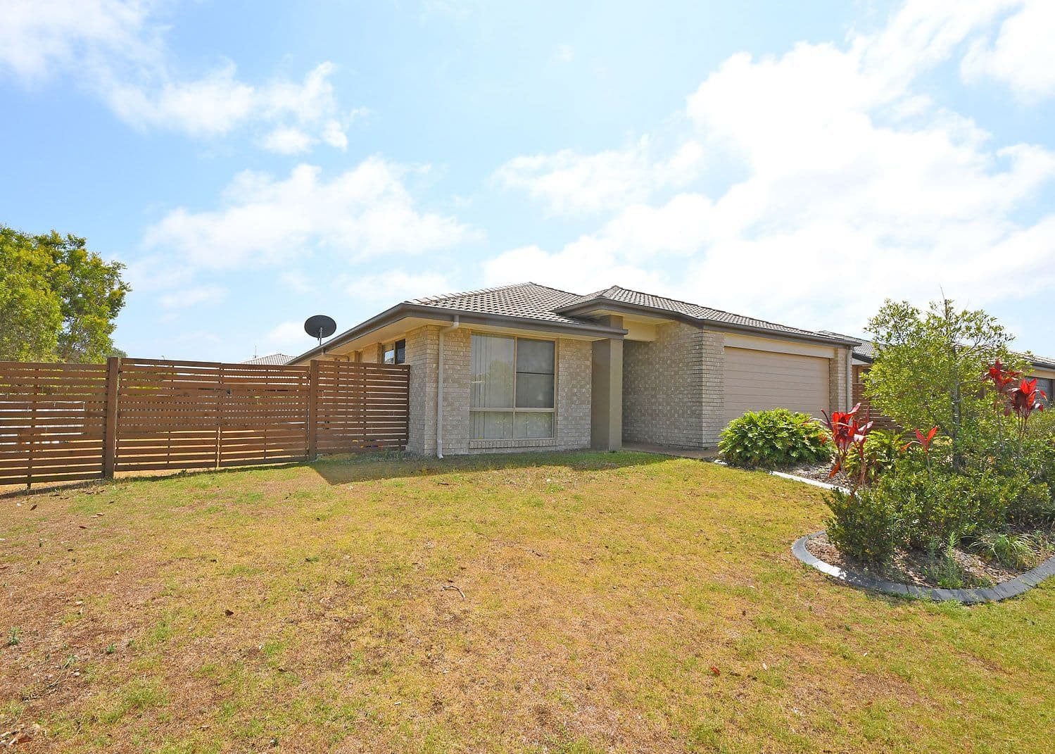 2 Wentworth Avenue, Urraween QLD 4655, Urraween - Thumbnail 2