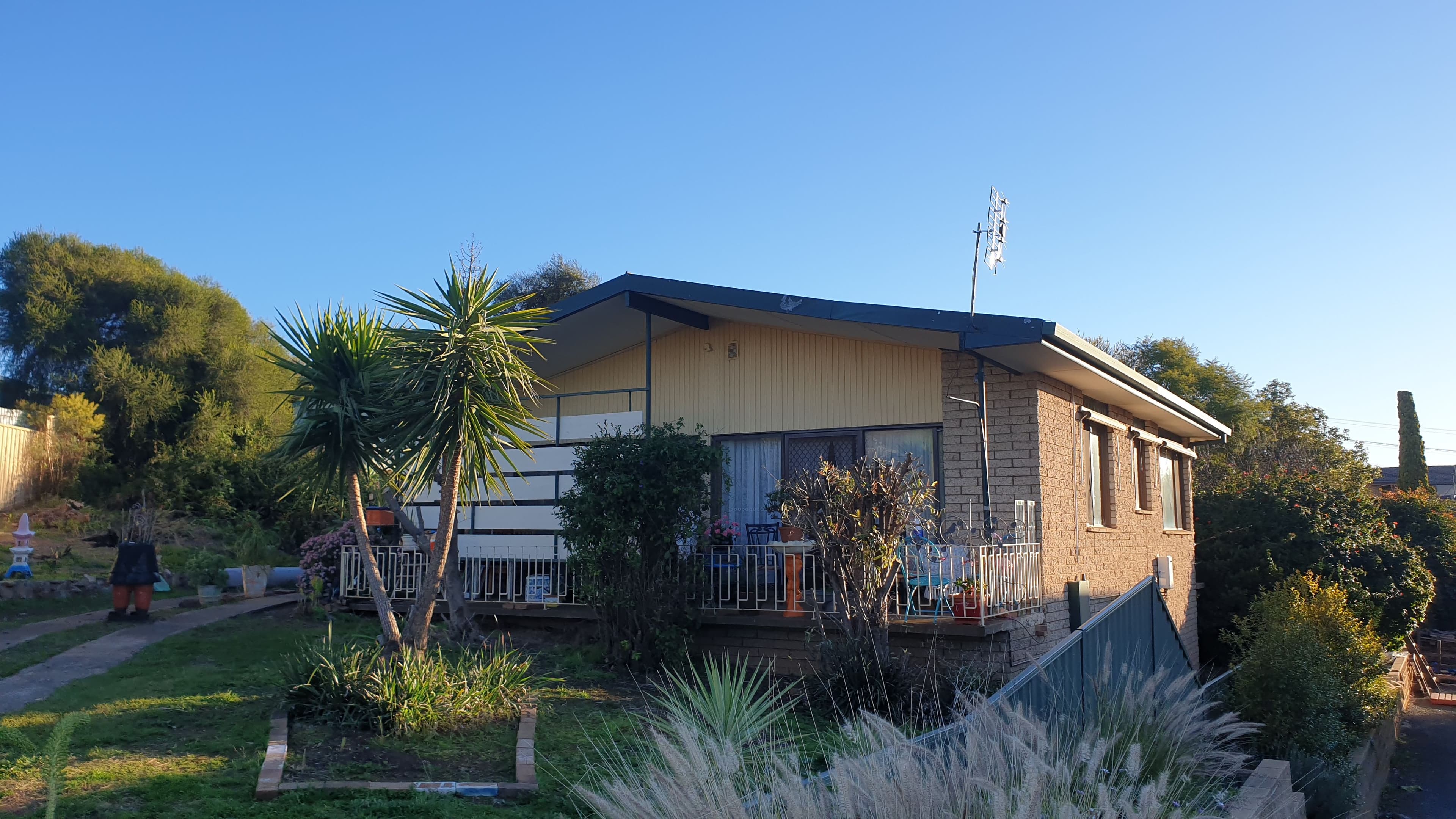 16 Glenwarrie Place, Parkes NSW 2870, Parkes - Image 1