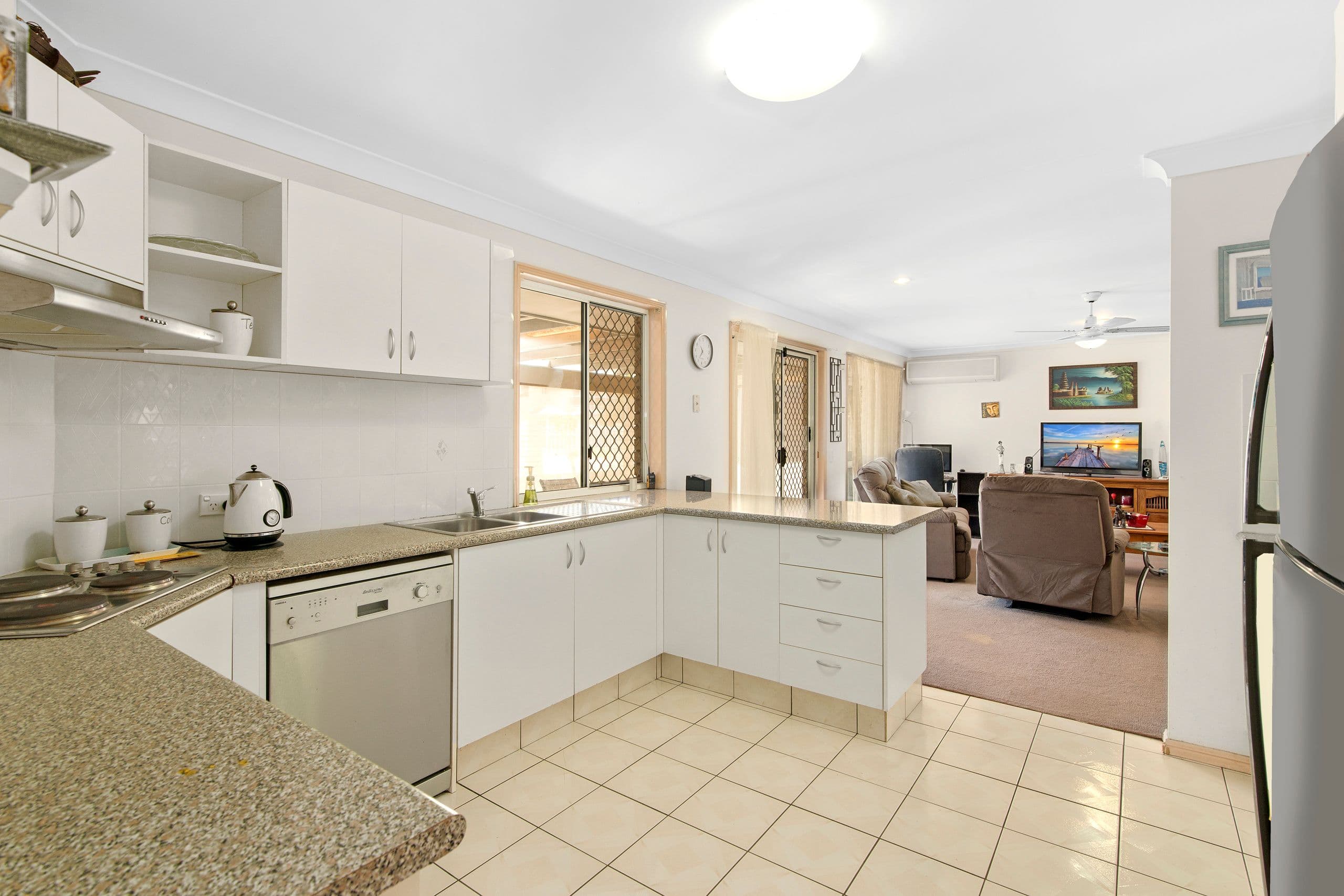 7 Saffron Street, Elanora QLD 4221, Elanora - Thumbnail 5