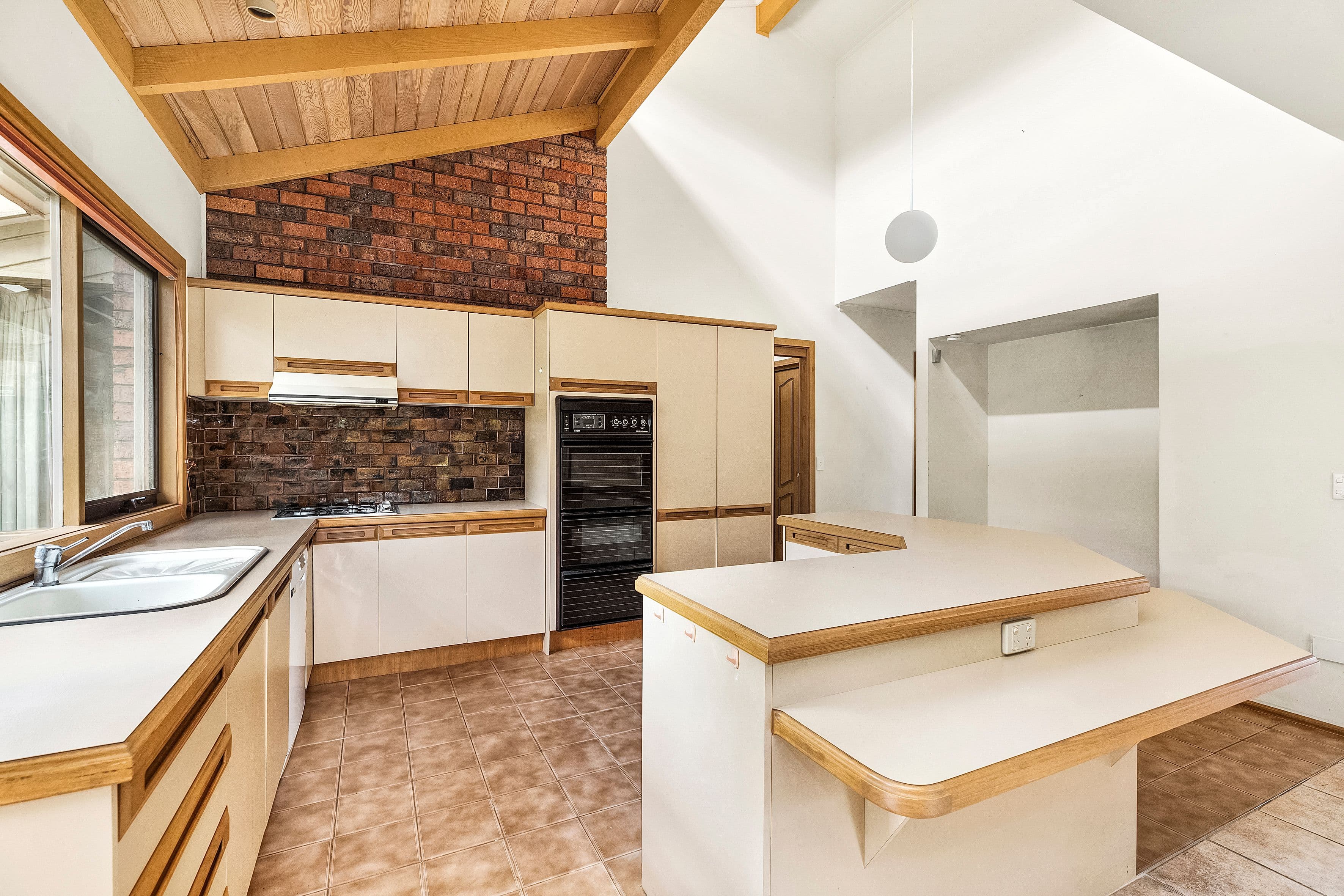 127 Grandview Road, Wheelers Hill VIC 3150, Wheelers Hill - Thumbnail 3