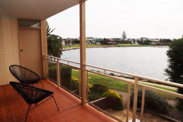 2/242 Trimmer Parade, West Lakes - Thumbnail 4