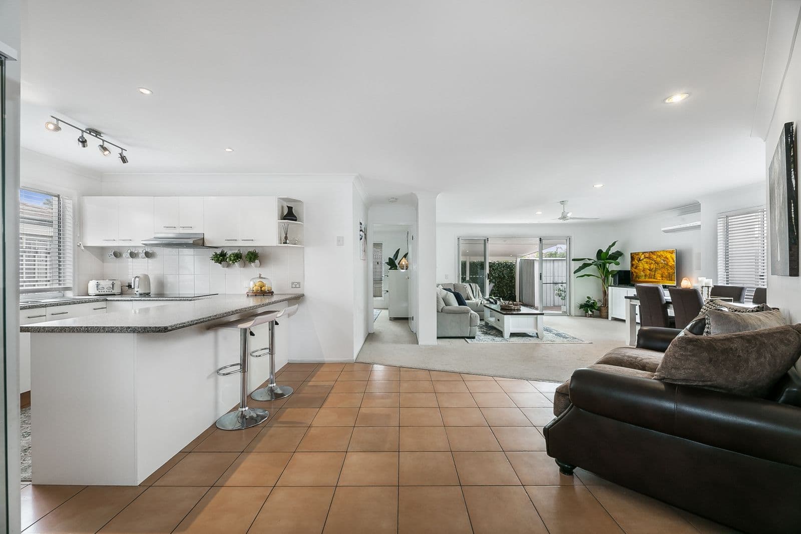 8 Harrow Place, Arundel QLD 4214, Arundel - Thumbnail 6