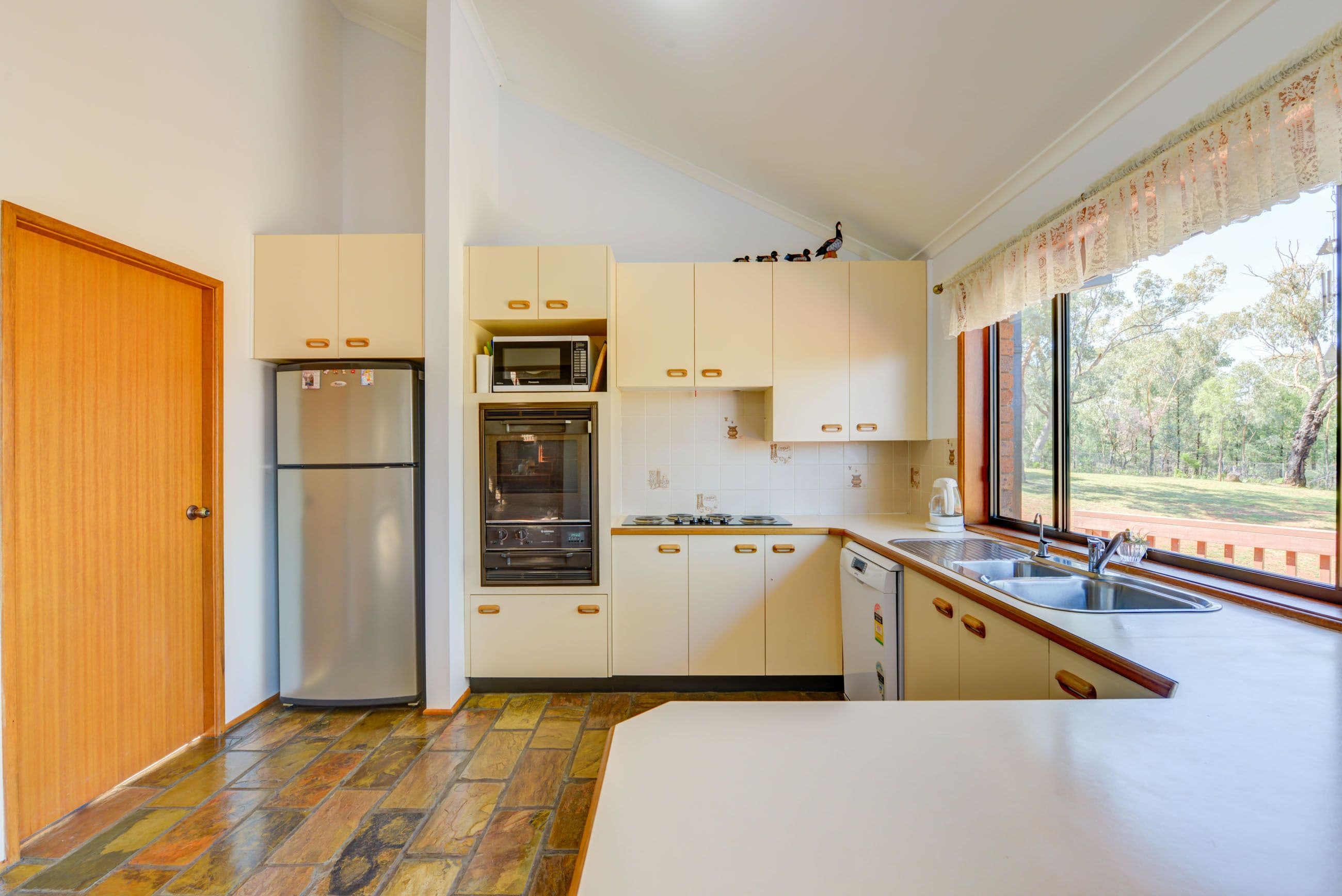 27 Austral Road, Tamworth NSW 2340, Tamworth - Thumbnail 2