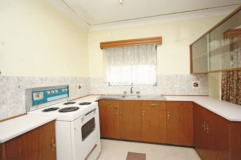 12 GREGORY Crescent, Seaton SA 5023, Seaton - Thumbnail 4
