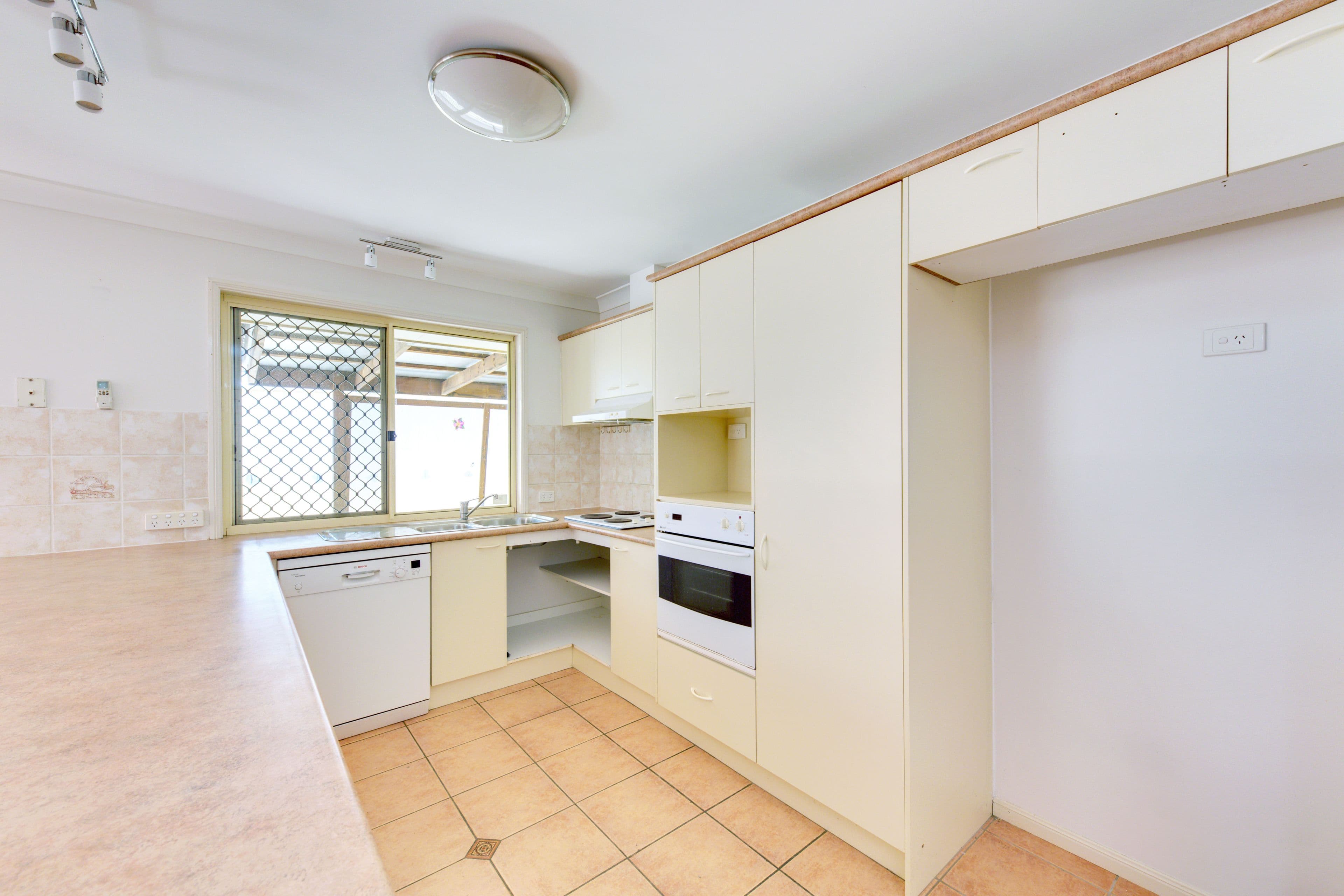 1 Warrego Place, Forest Lake QLD 4078, Forest Lake - Thumbnail 7