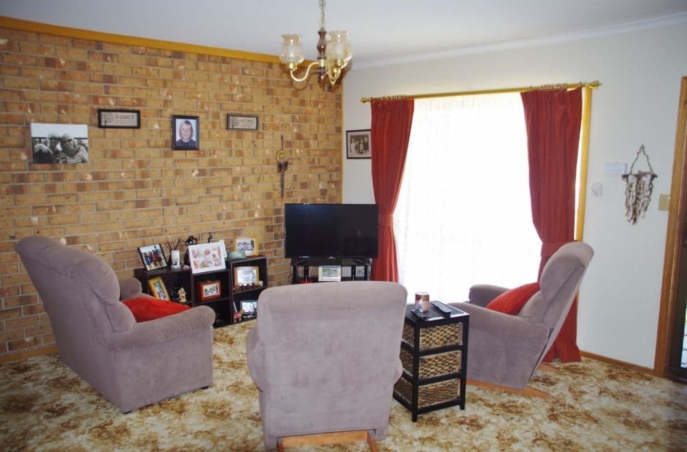 82 Sixteenth Street, Renmark SA 5341, Renmark - Thumbnail 2