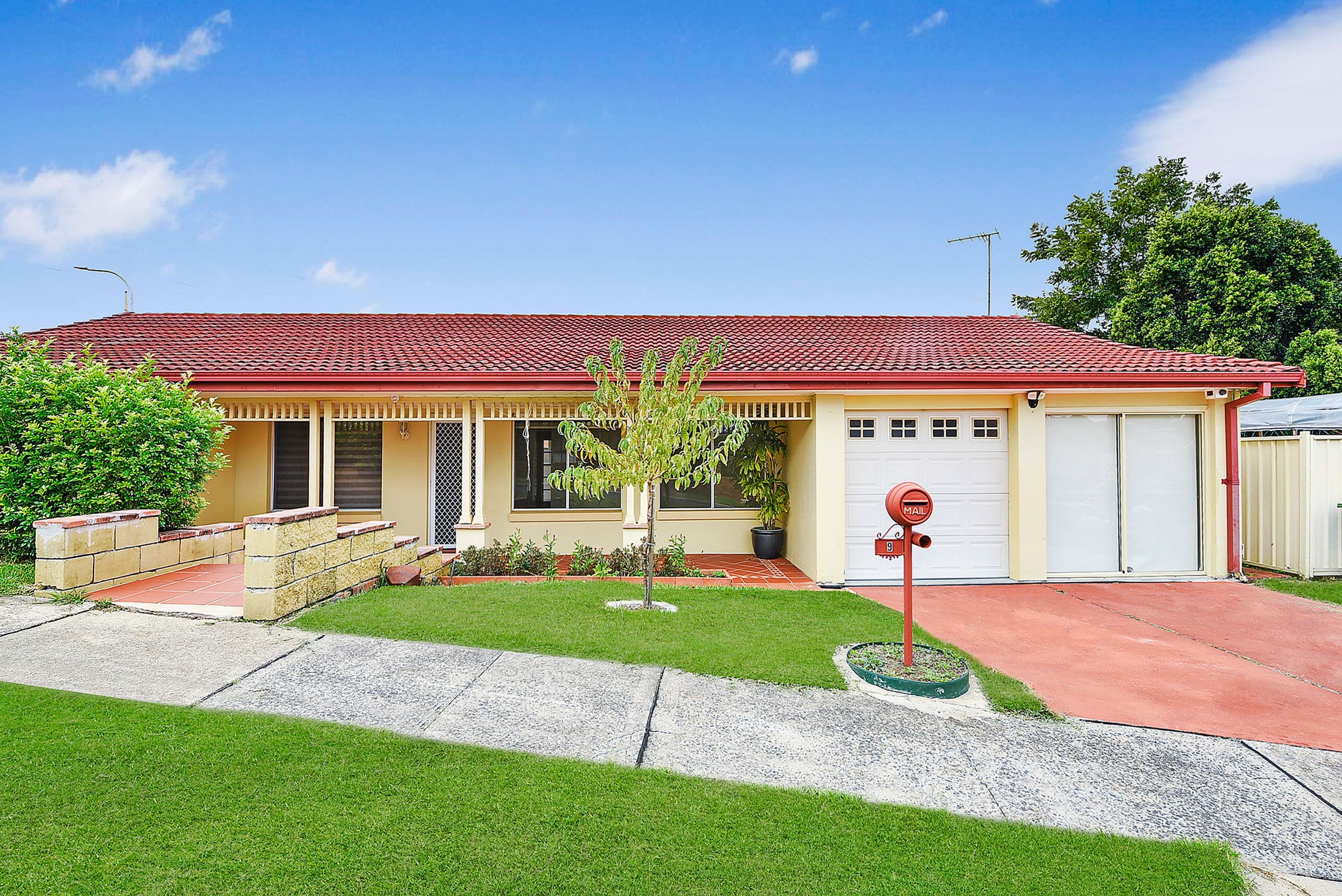 9 Cuthbert Crescent, Edensor Park - Image 1