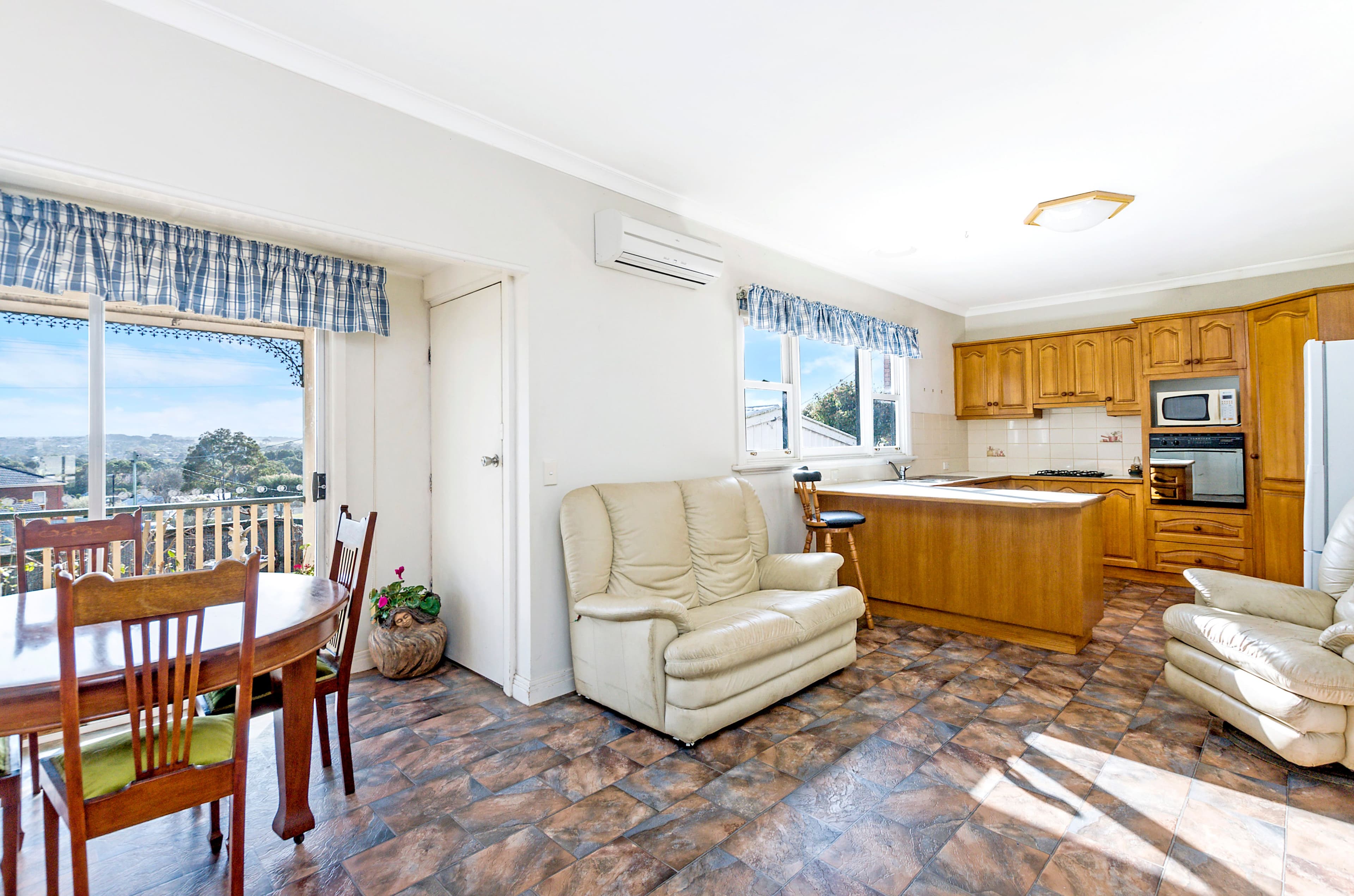 64 Canterbury Road, Warrnambool VIC 3280, Warrnambool - Thumbnail 4