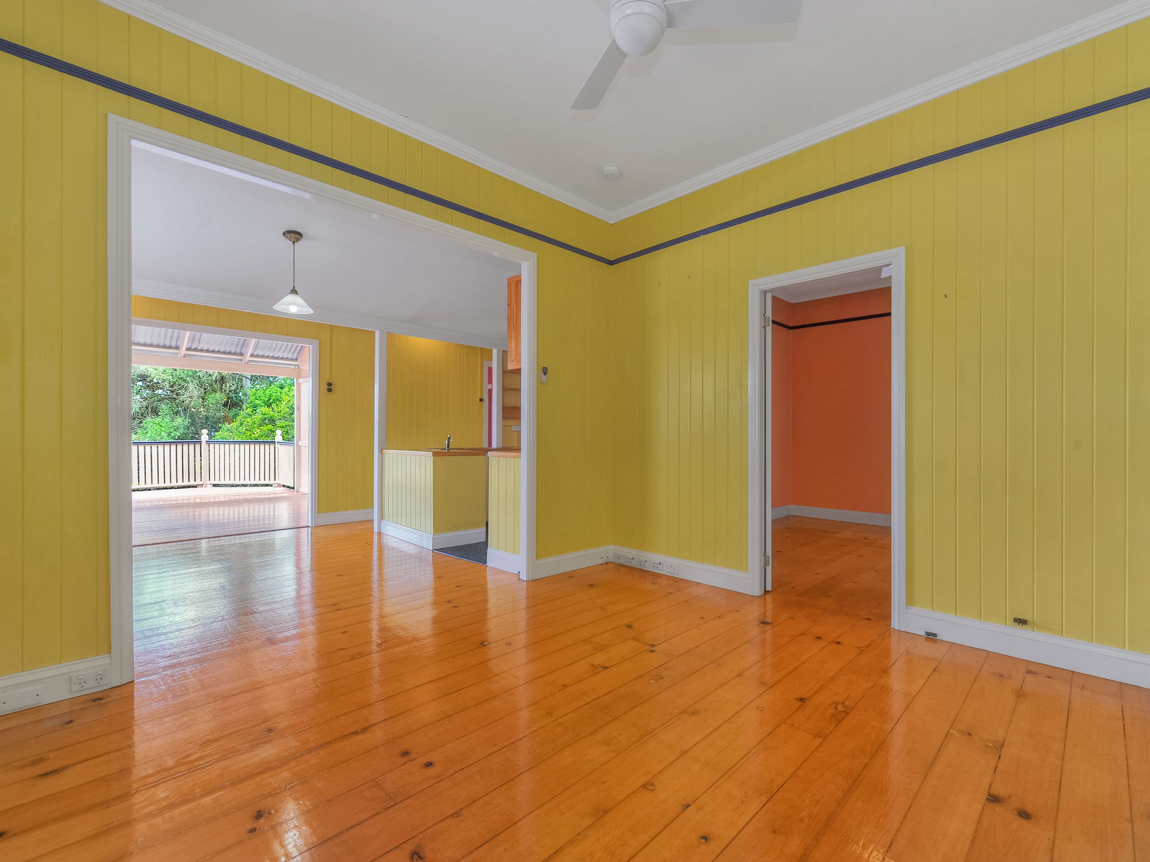 11 Worden Street, Morningside QLD 4170, Morningside - Thumbnail 2