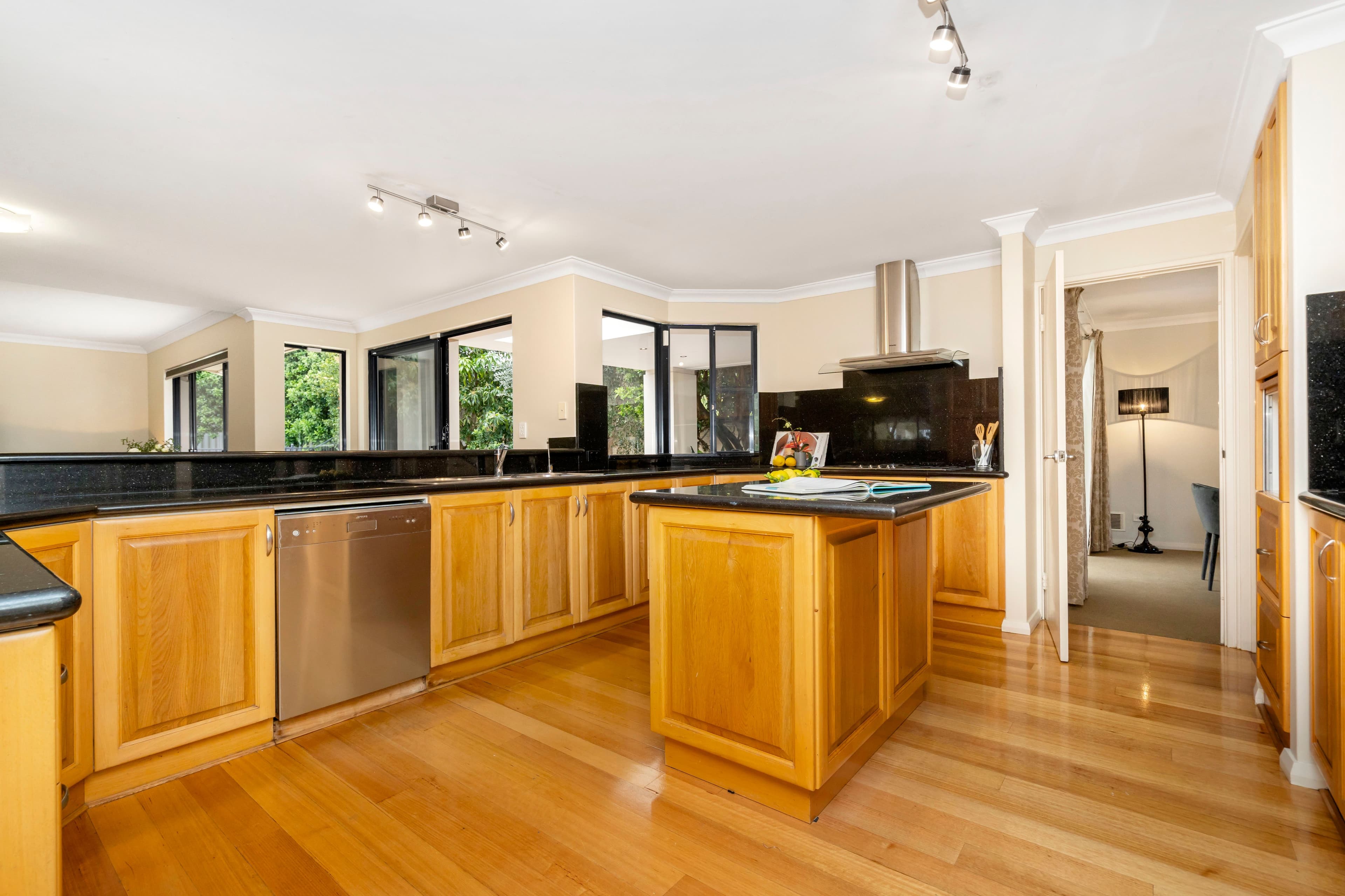 10 Hynes Road, Dalkeith WA 6009, Dalkeith - Thumbnail 6