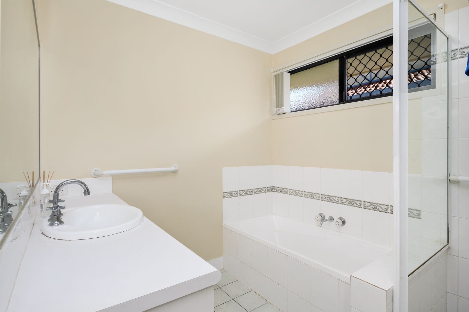 235 Albany Creek Road, Bridgeman Downs QLD 4035, Bridgeman Downs - Thumbnail 4