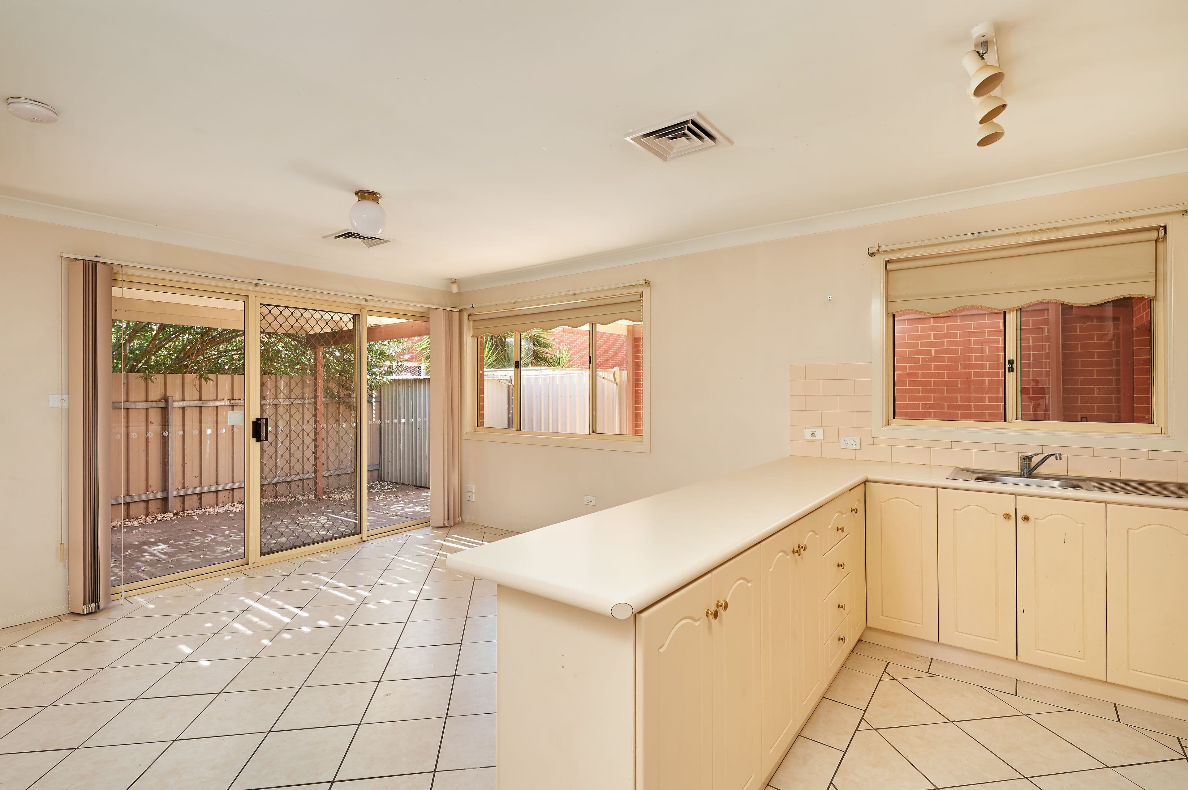 11 Crampton Street, Wagga Wagga - Thumbnail 4
