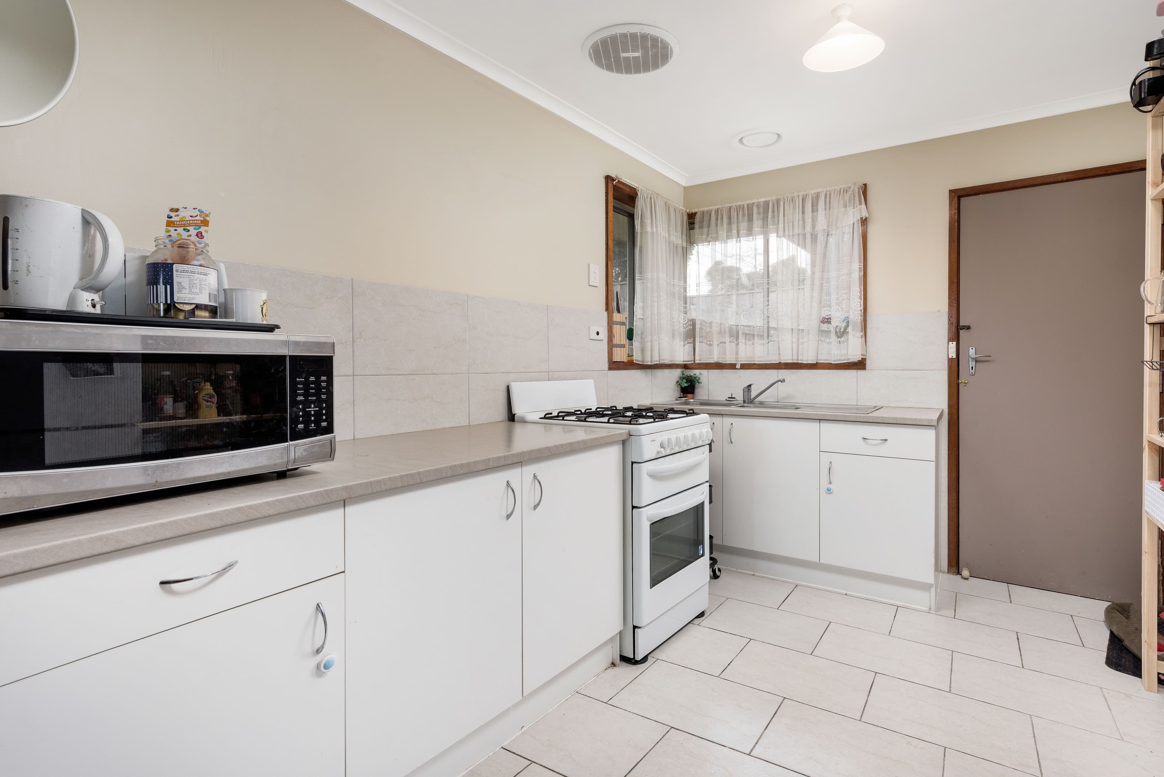 41 Hickford Street, Reservoir VIC 3073, Reservoir - Thumbnail 3