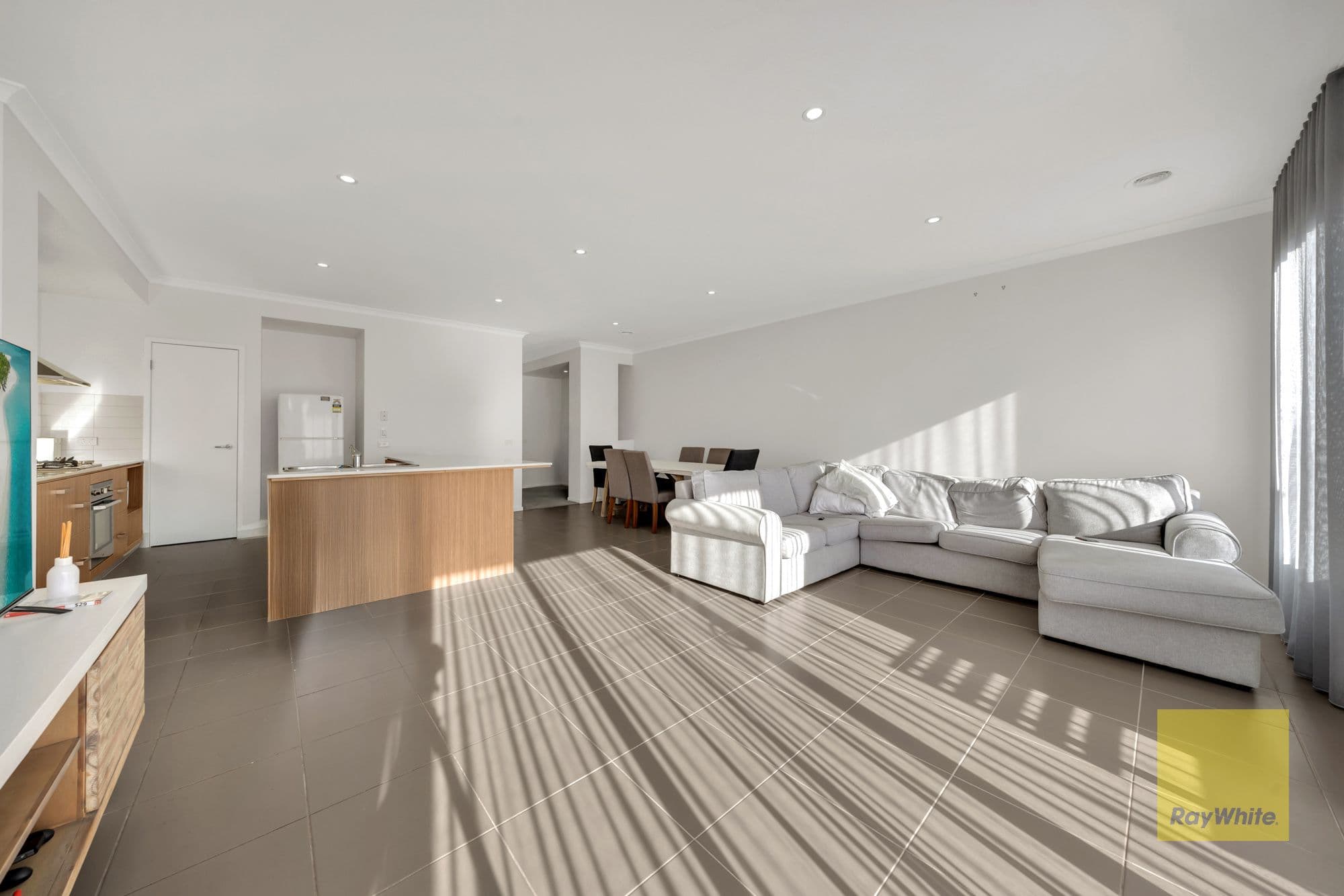 7 Broadbeach Circuit, Point Cook VIC 3030, Point Cook - Thumbnail 6