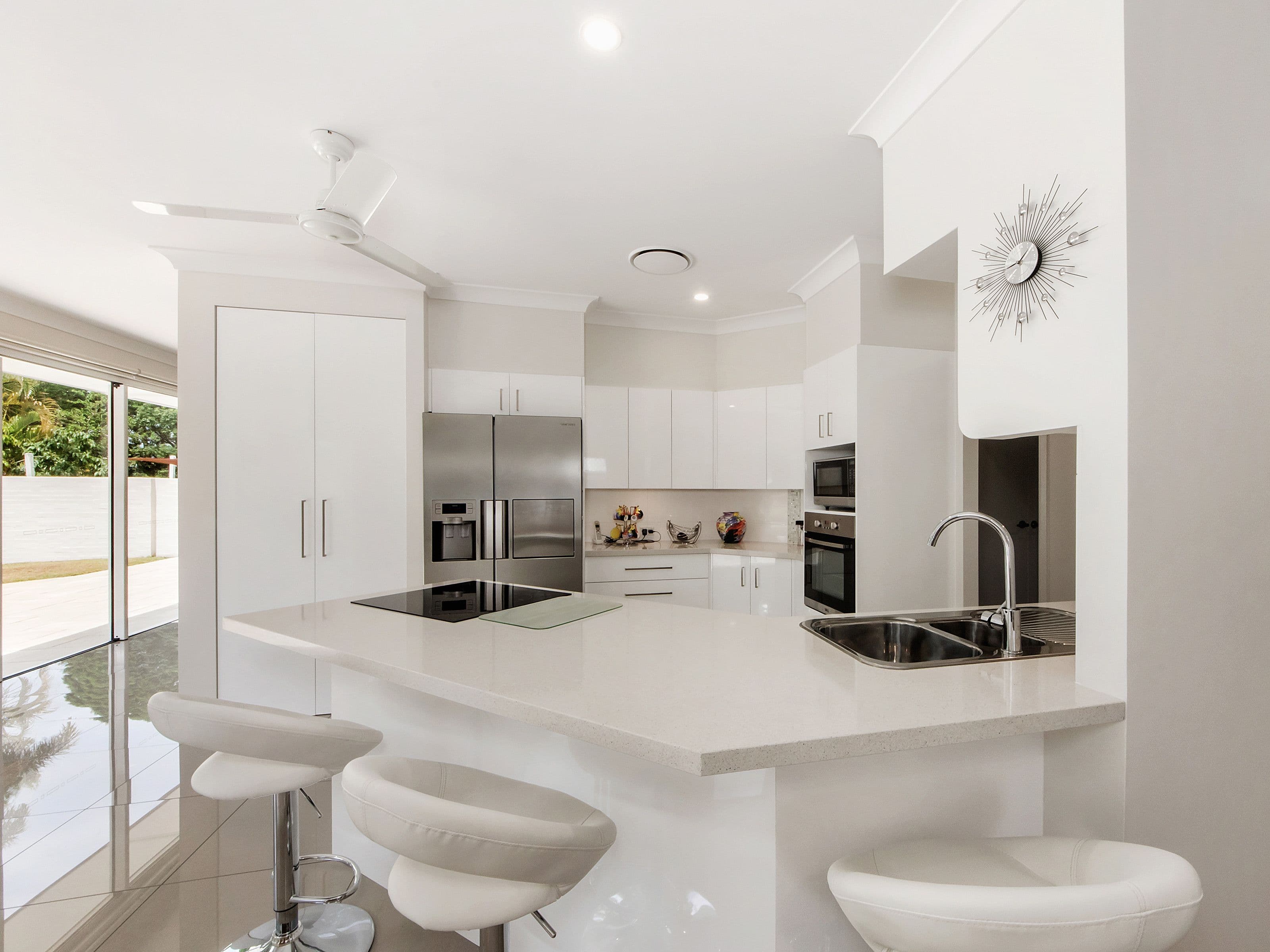 71 Santa Cruz Boulevard, Clear Island Waters QLD 4226, Clear Island Waters - Thumbnail 5