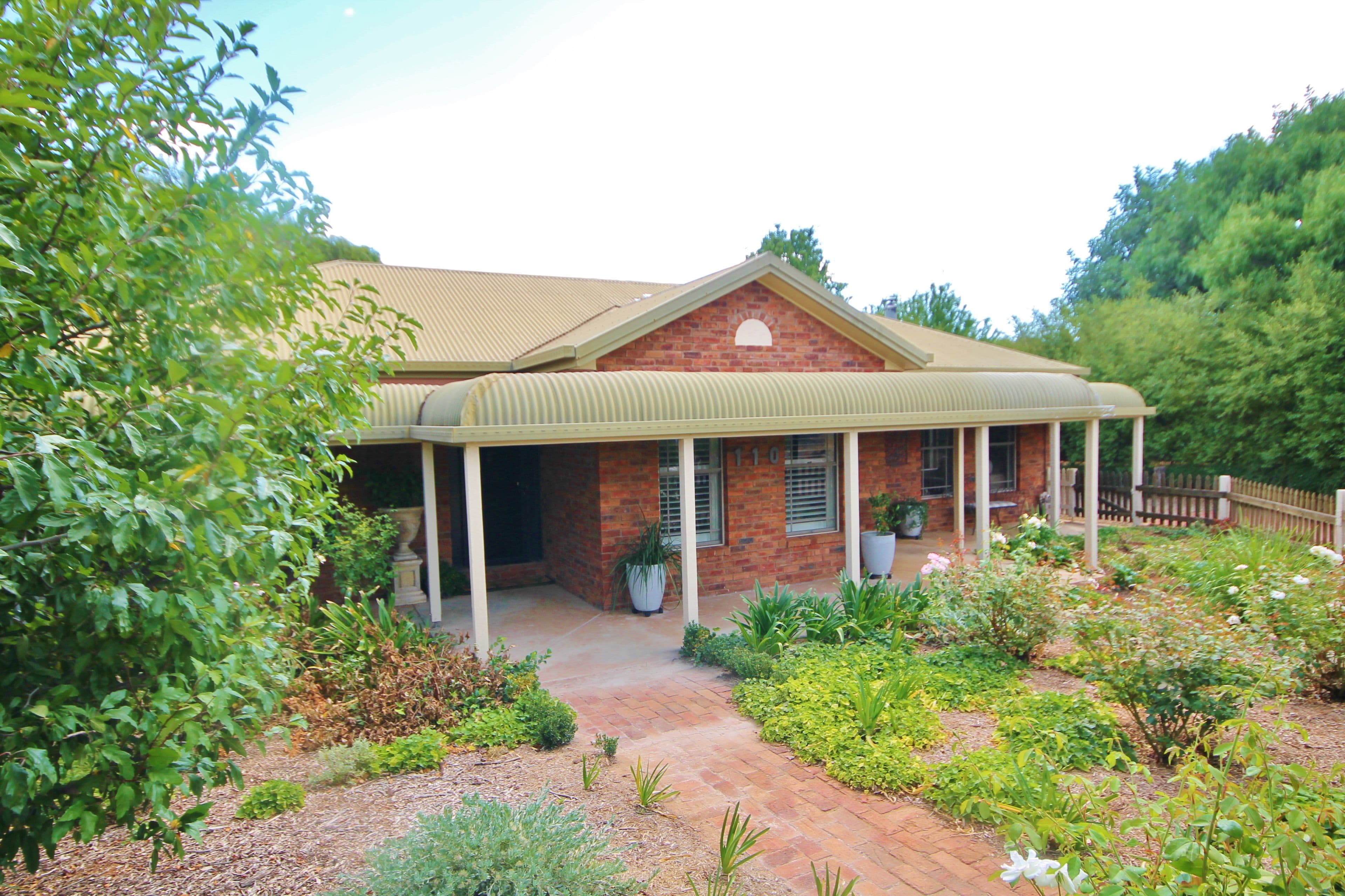 110 Blackett Avenue, Young - Thumbnail 3