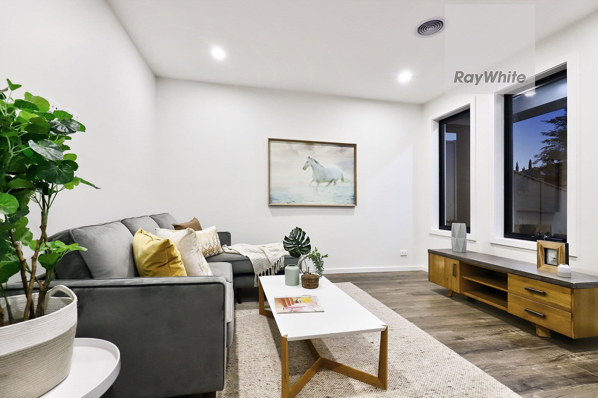 21 Douglas Court, Westmeadows VIC 3049, Westmeadows - Thumbnail 2