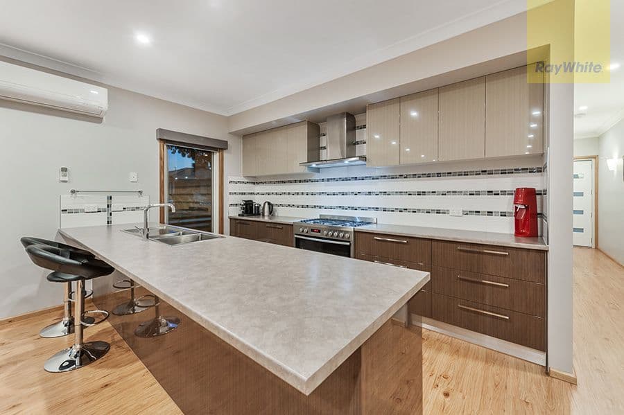 62 Gateshead Street, Craigieburn VIC 3064, Craigieburn - Thumbnail 2