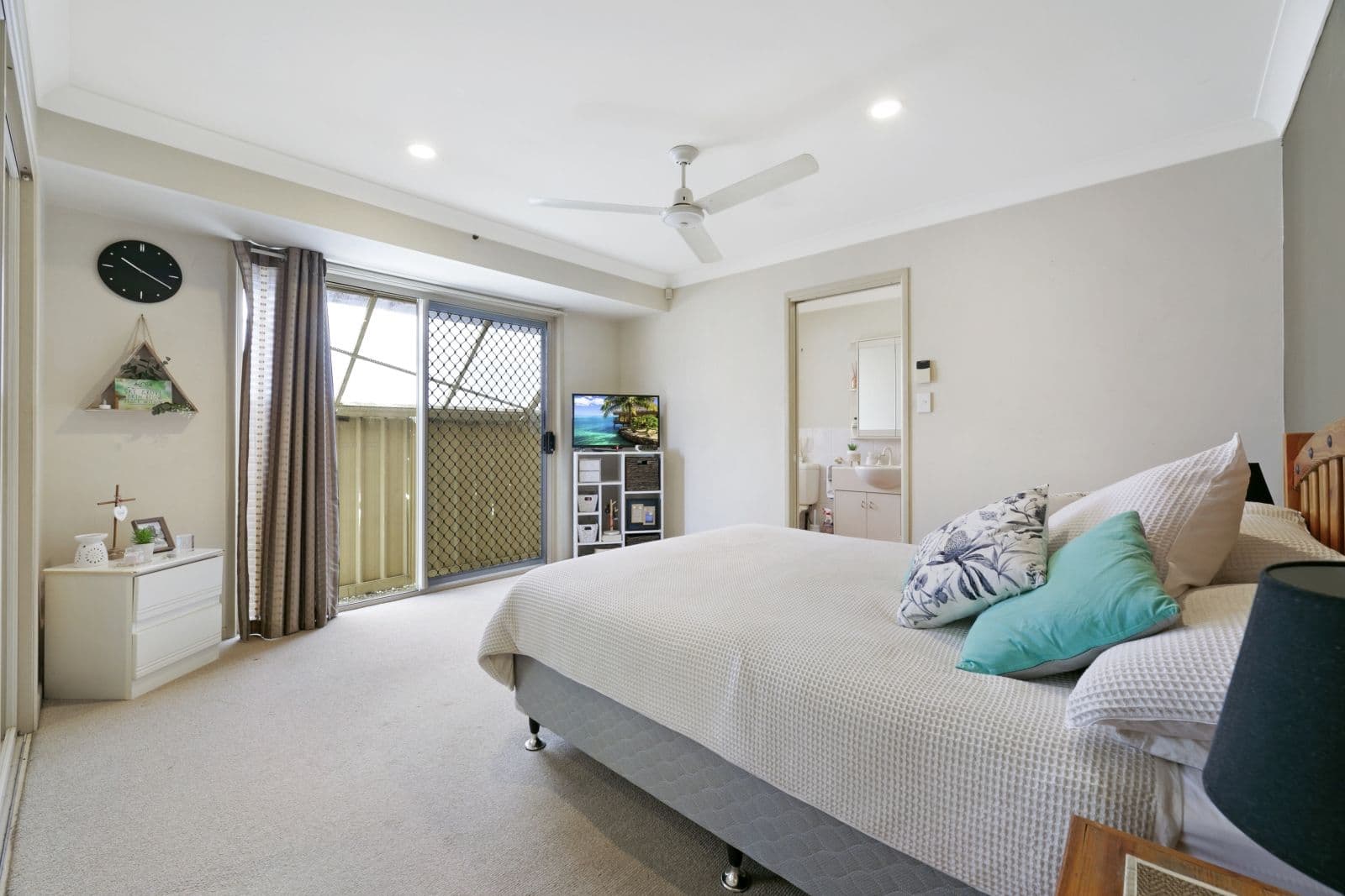 16 Christina Ryan Way, Arundel QLD 4214, Arundel - Thumbnail 7