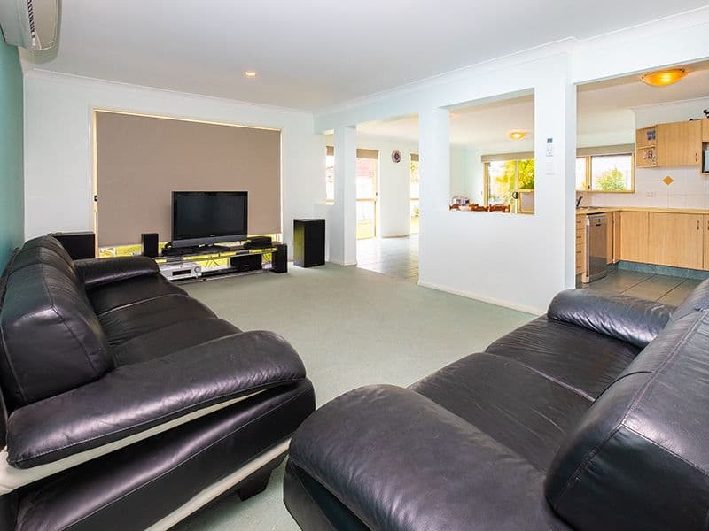 22 Clandon Street, Heritage Park QLD 4118, Heritage Park - Thumbnail 2