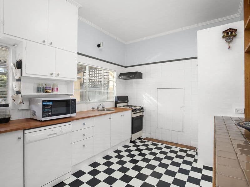 16 Baird Street, Ararat VIC 3377, Ararat - Thumbnail 2