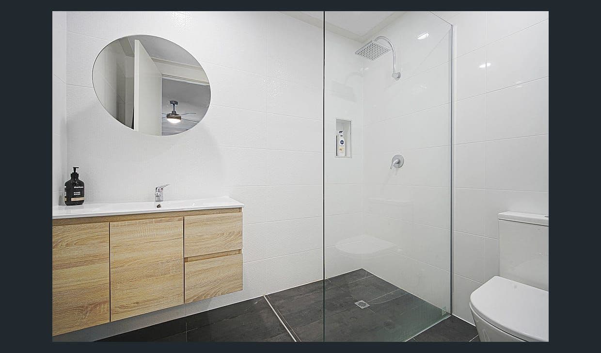 215 COTTESLOE Drive, Mermaid Waters QLD 4218, Mermaid Waters - Thumbnail 7