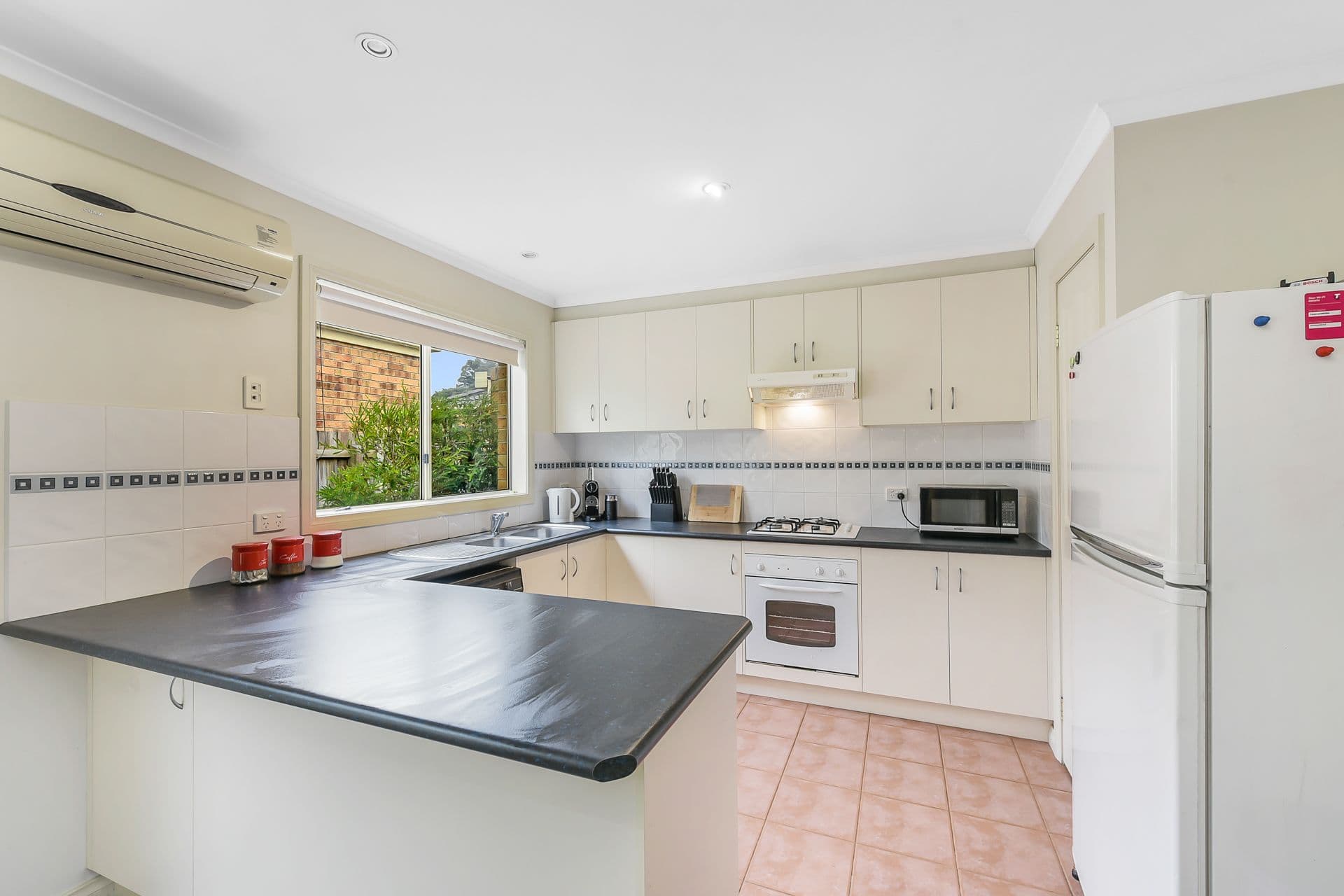 16 Edgewood Road, Dandenong VIC 3175, Dandenong - Thumbnail 3