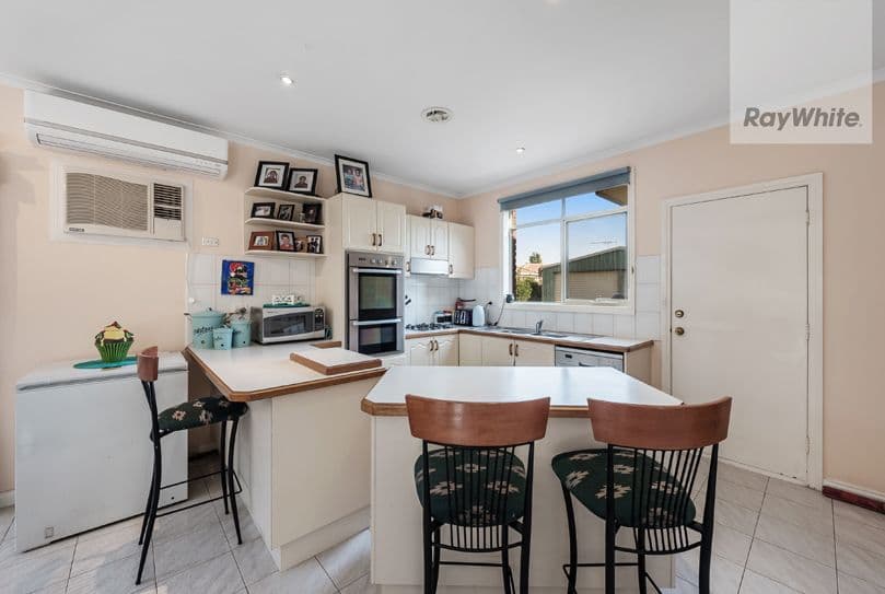 15 Carroll Crescent, Mill Park VIC 3082, Mill Park - Thumbnail 2