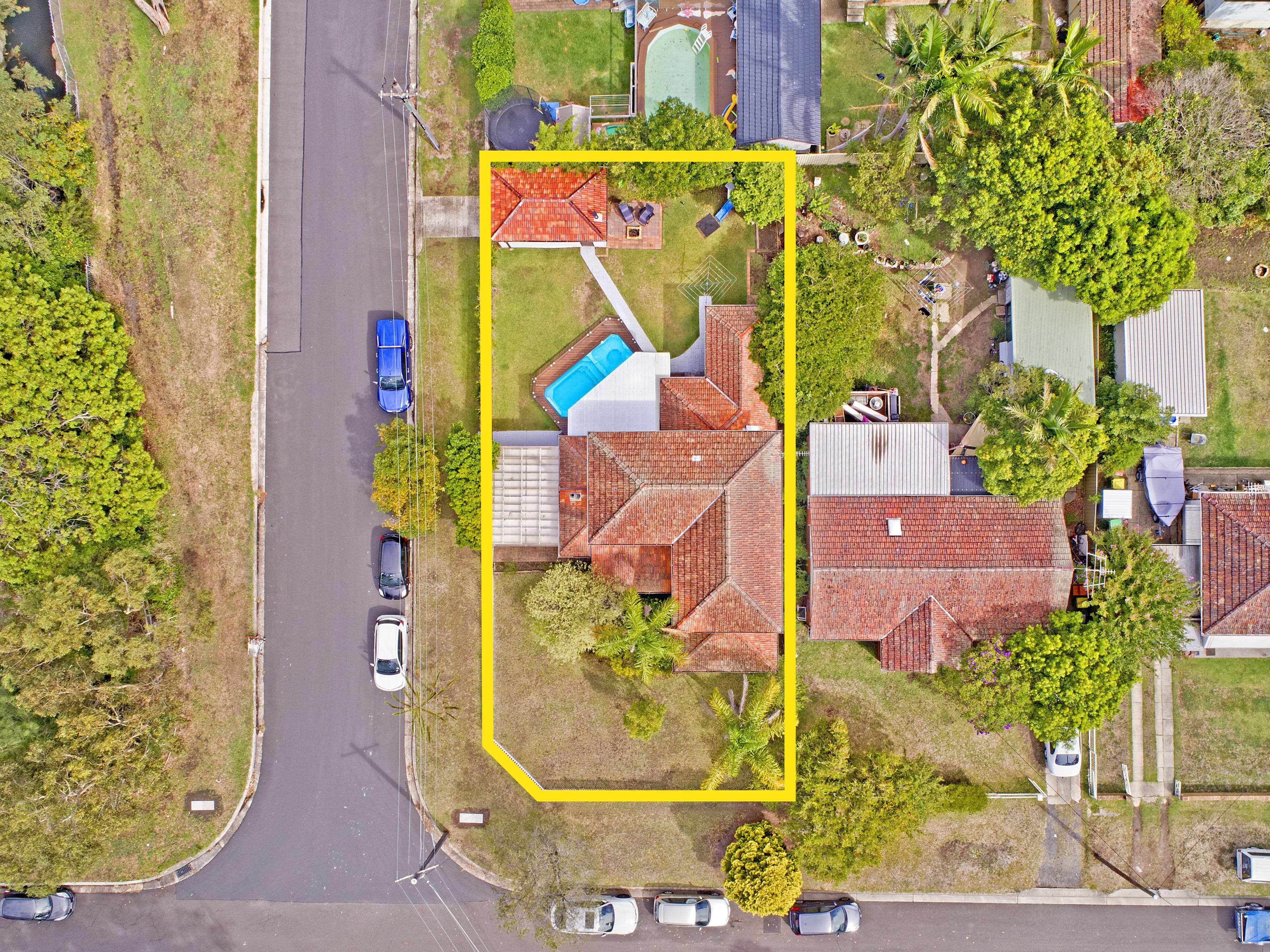 13 Taren Road, Caringbah - Image 1